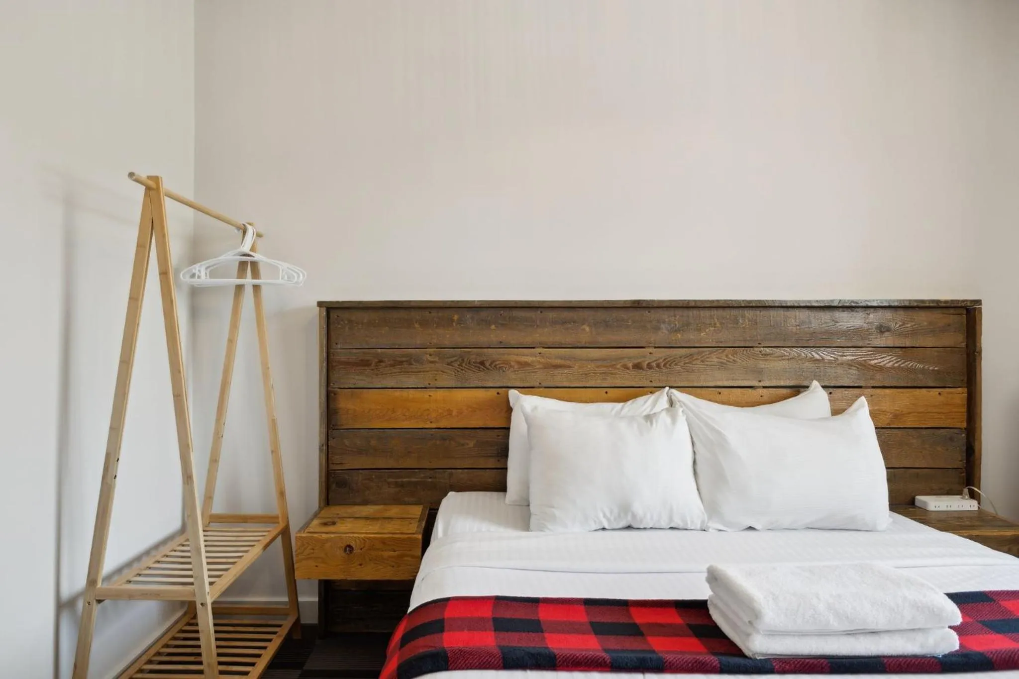 Bed in Auberge Manitonga