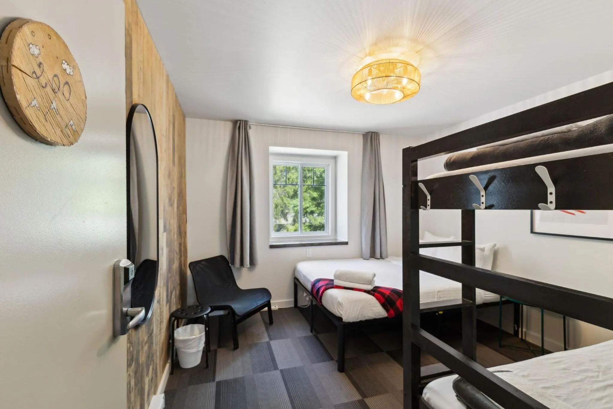 Bed in Auberge Manitonga