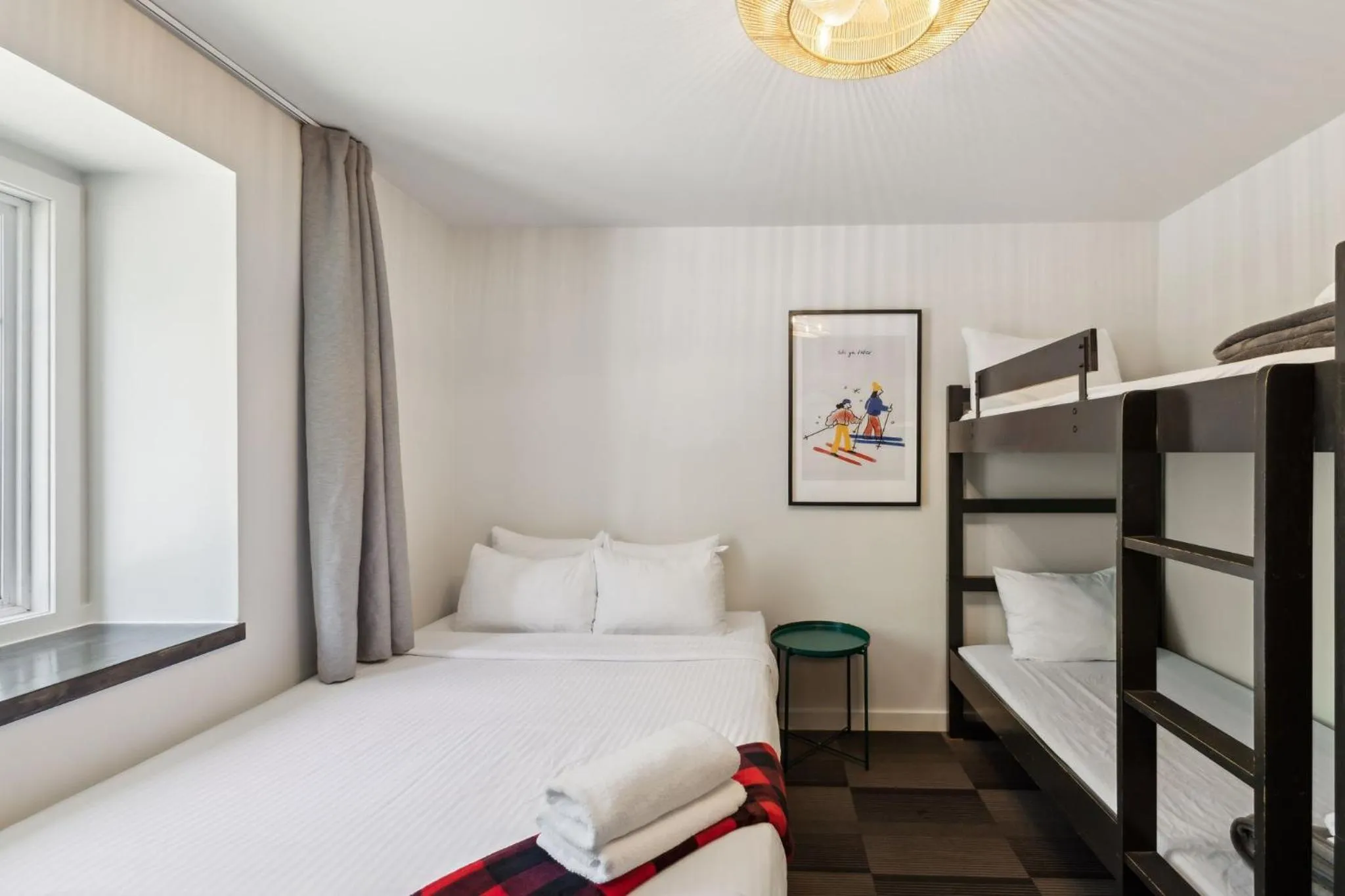 Bed in Auberge Manitonga