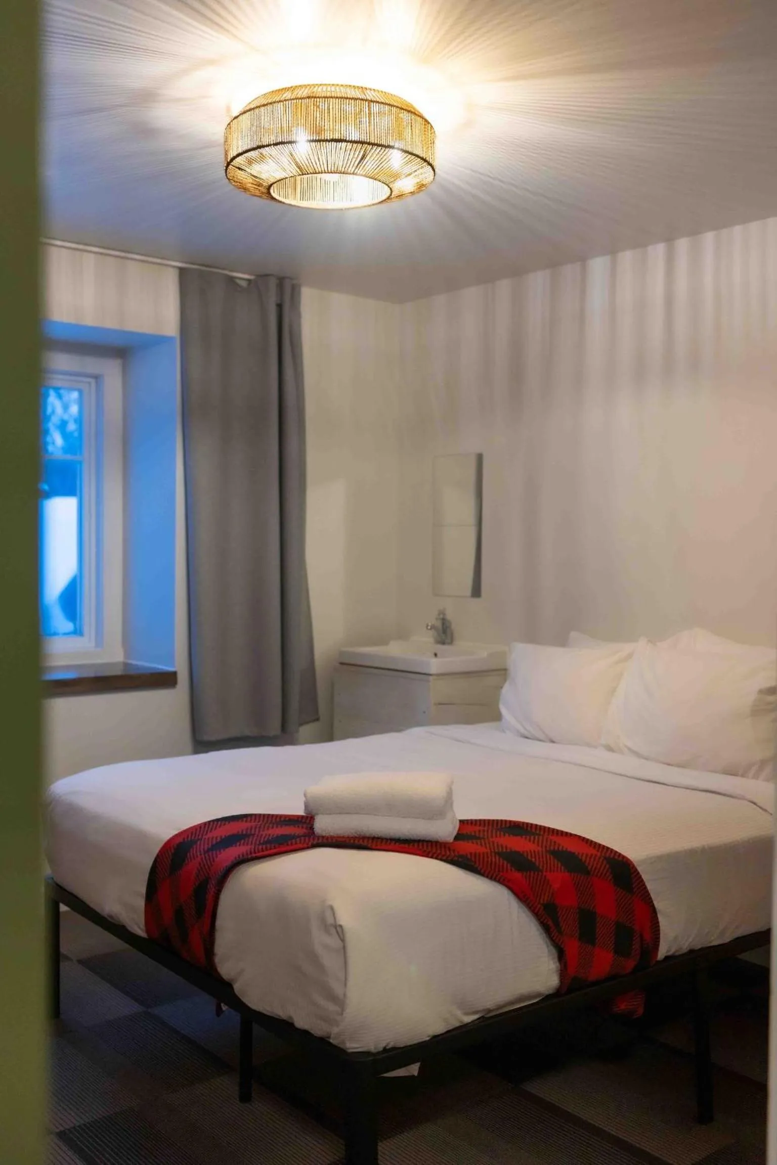 Bed in Auberge Manitonga