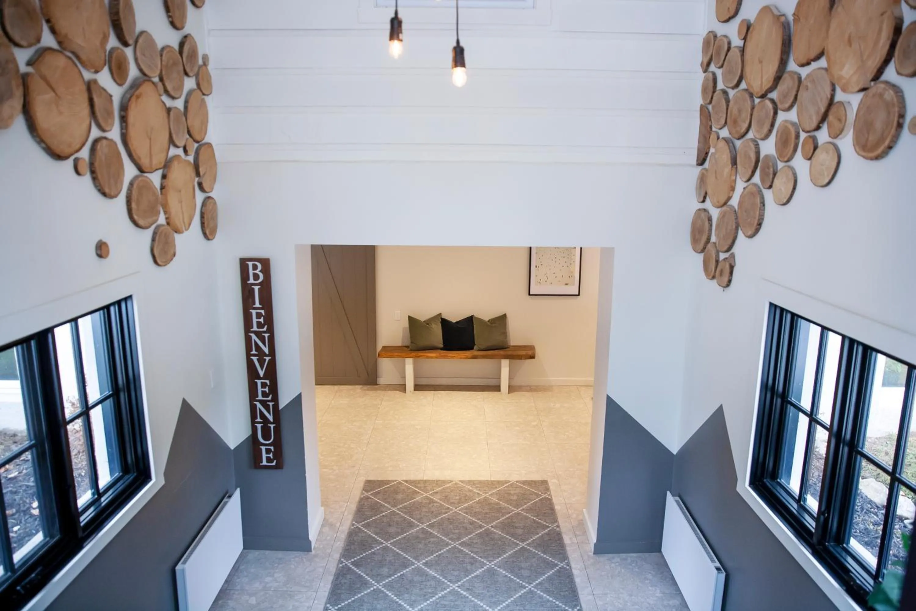 Facade/entrance in Auberge Manitonga