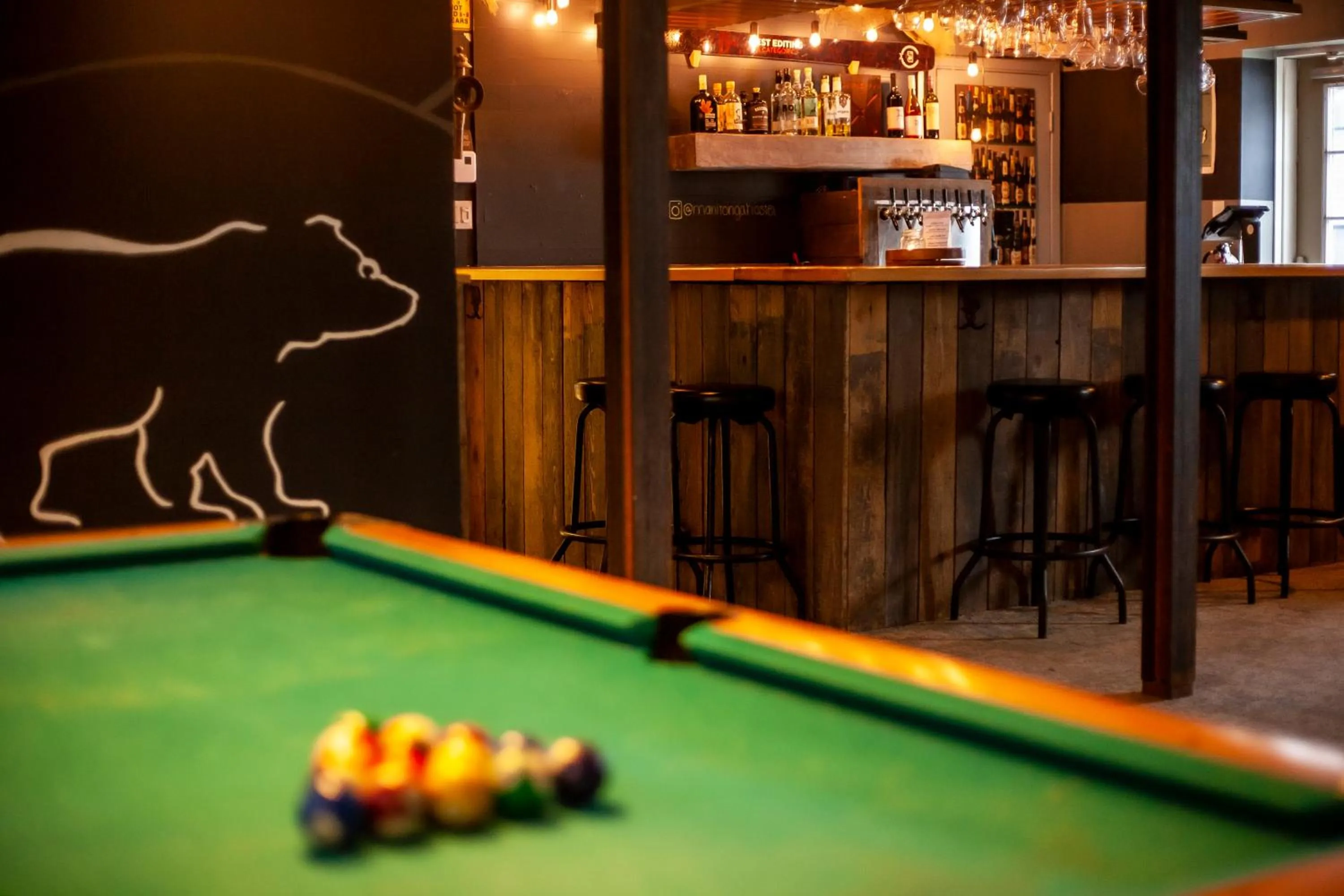 Billiard in Auberge Manitonga