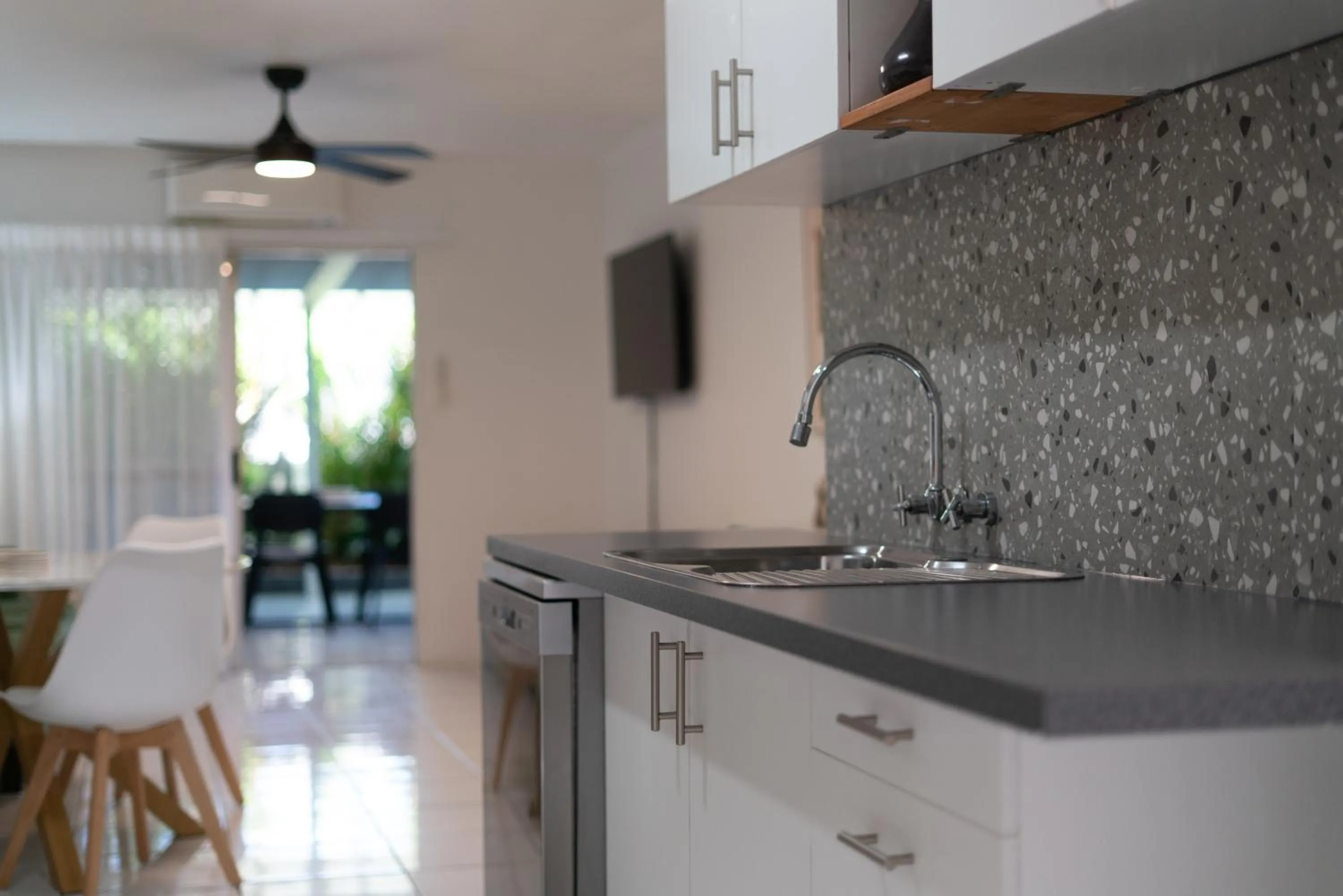 dishwasher in Beachcomber Peregian Beach