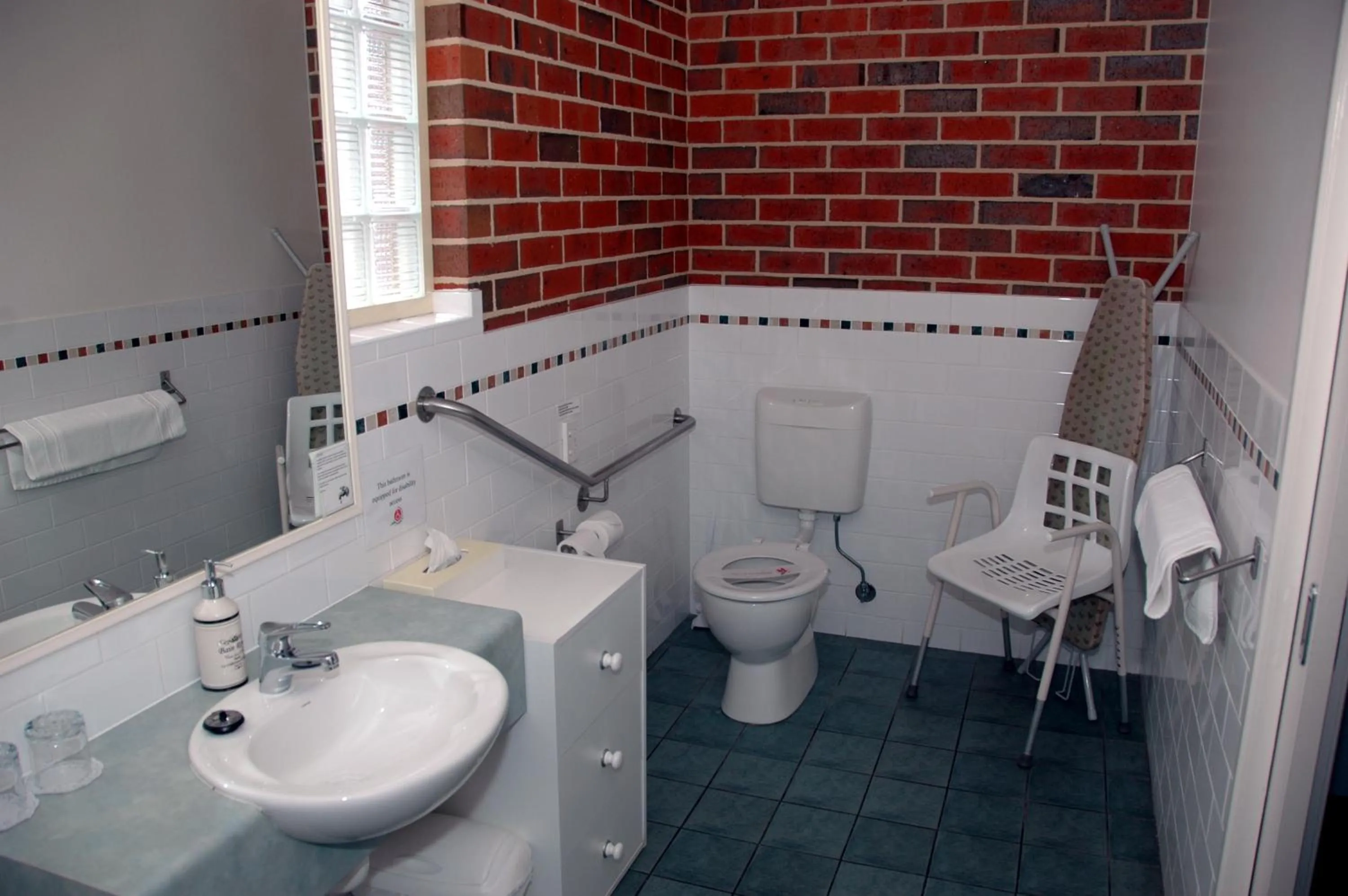 Toilet in Poachers Paradise