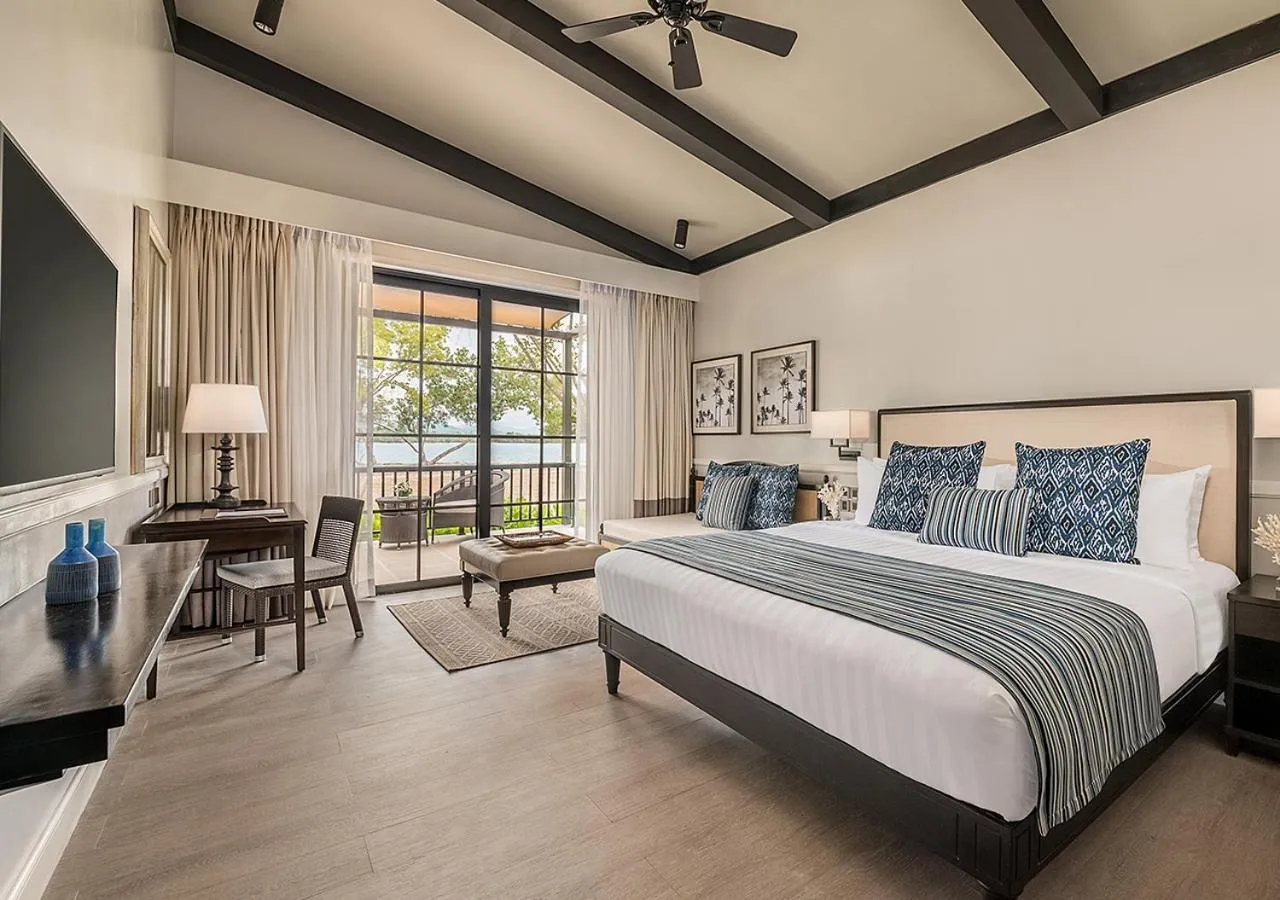 Bed in Dusit Thani Lubi Plantation Resort