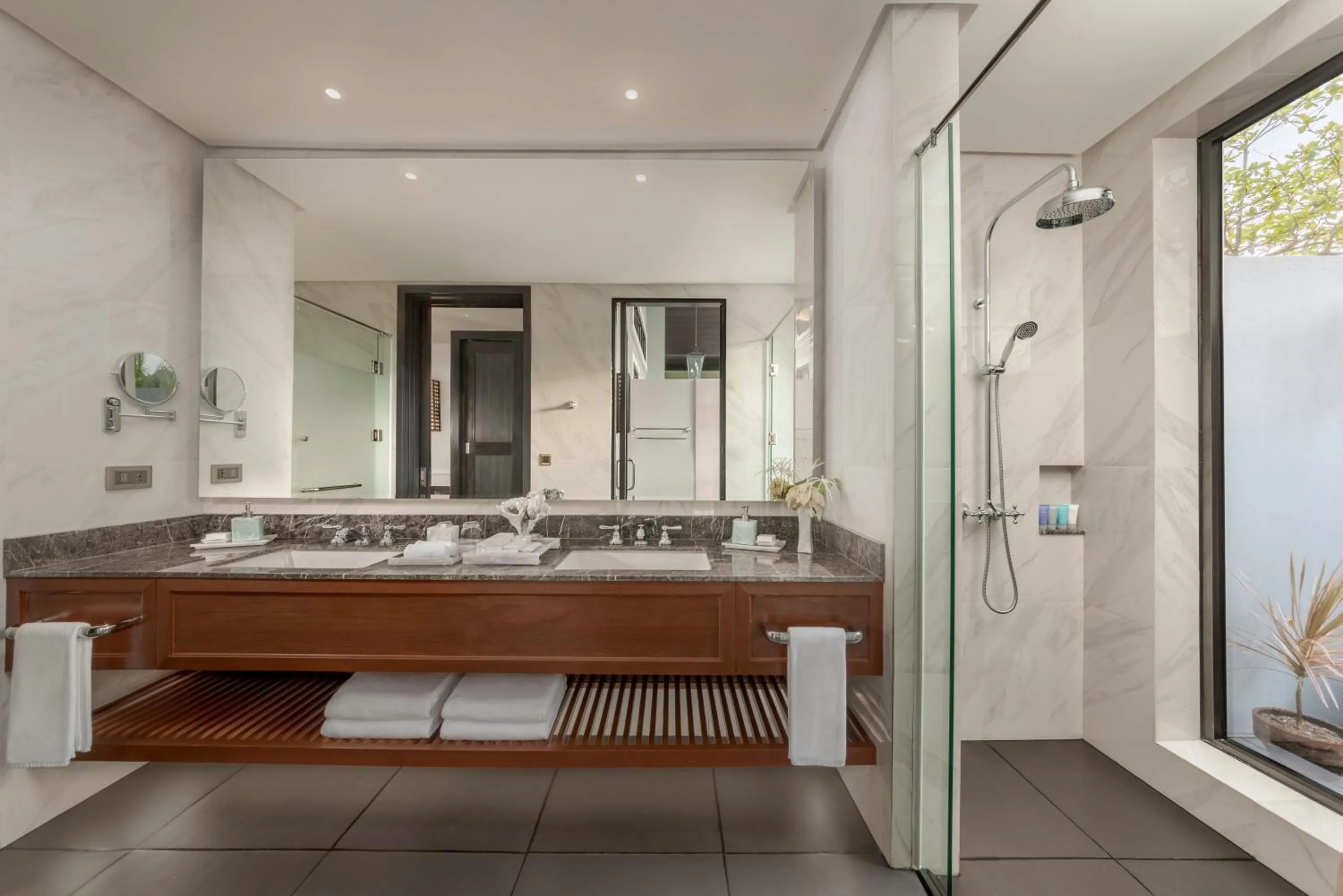 Bathroom in Dusit Thani Lubi Plantation Resort