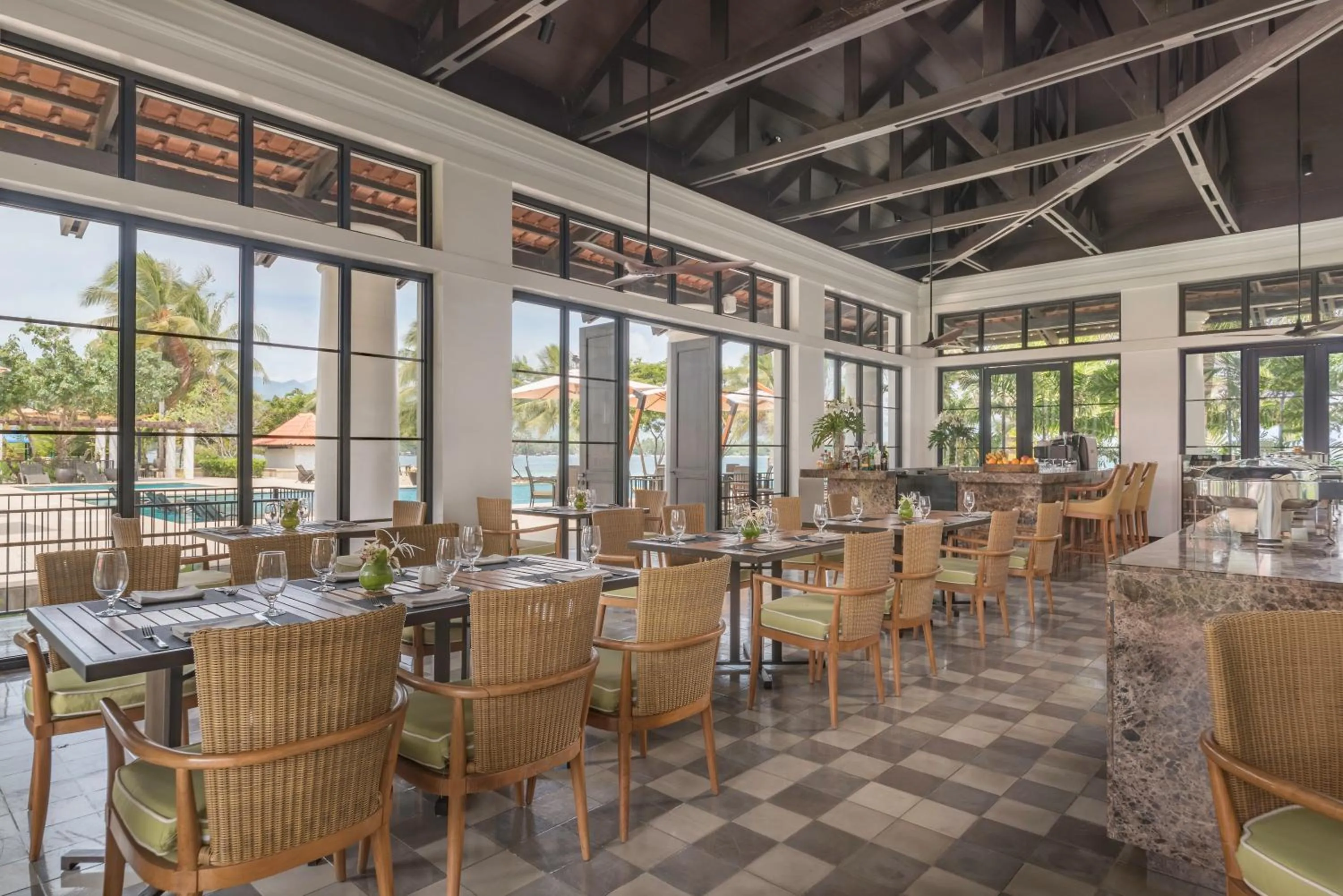 Restaurant/places to eat in Dusit Thani Lubi Plantation Resort