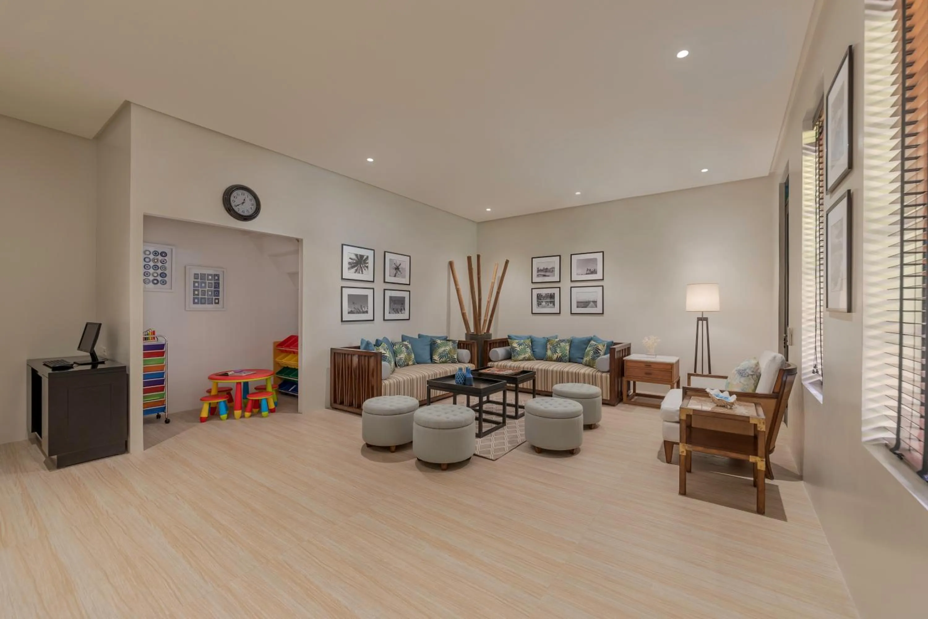 Communal lounge/ TV room in Dusit Thani Lubi Plantation Resort