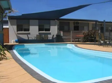 Swimming pool in Portarlington Beach Motel
