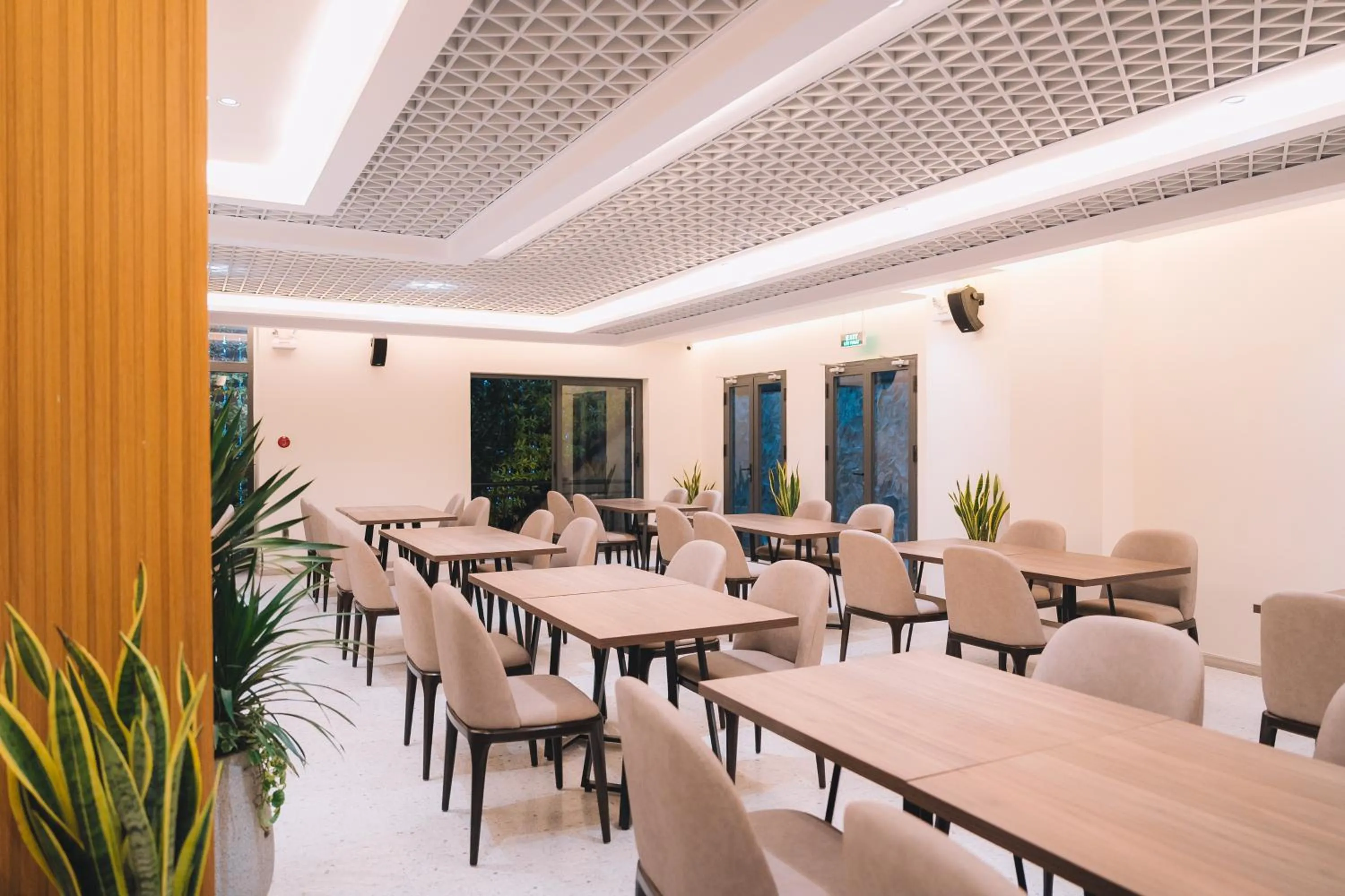 Restaurant/places to eat in Canary Dalat Hotel