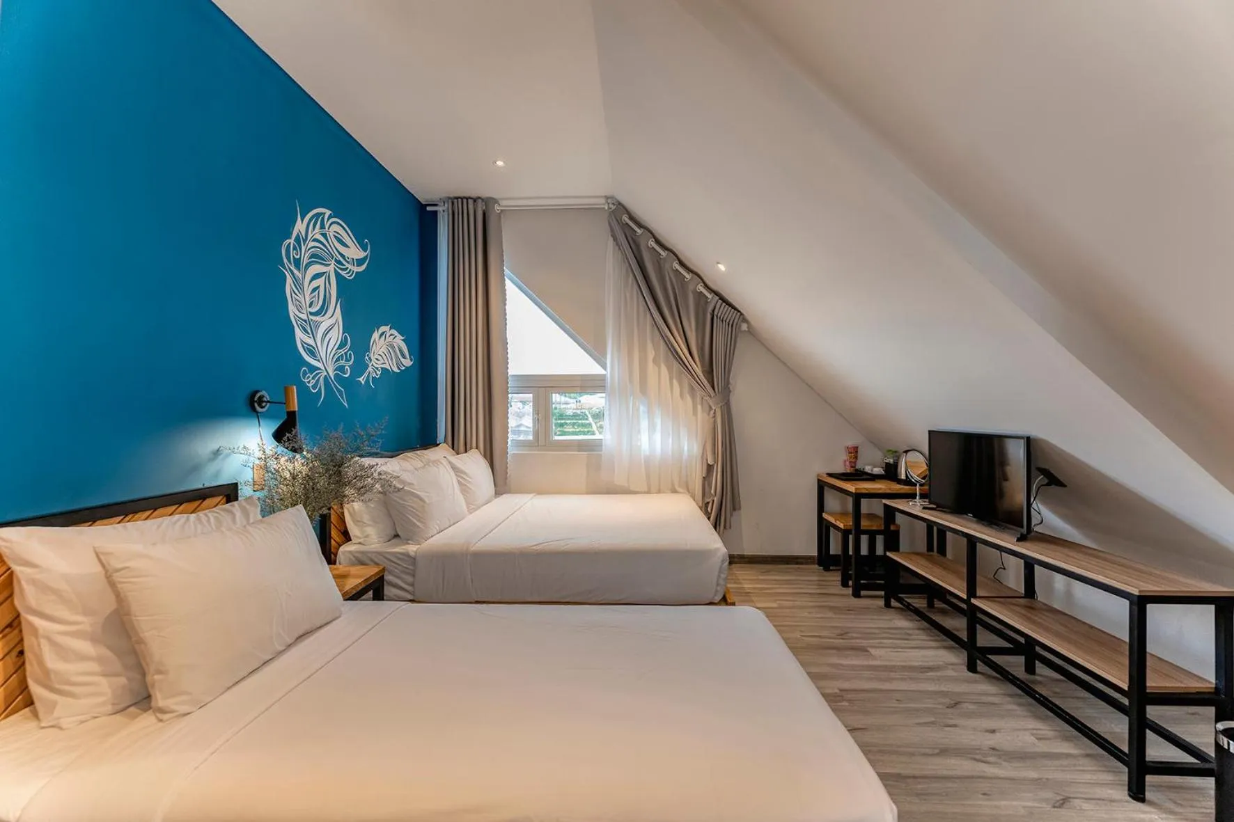 Family, Bed in Canary Dalat Hotel