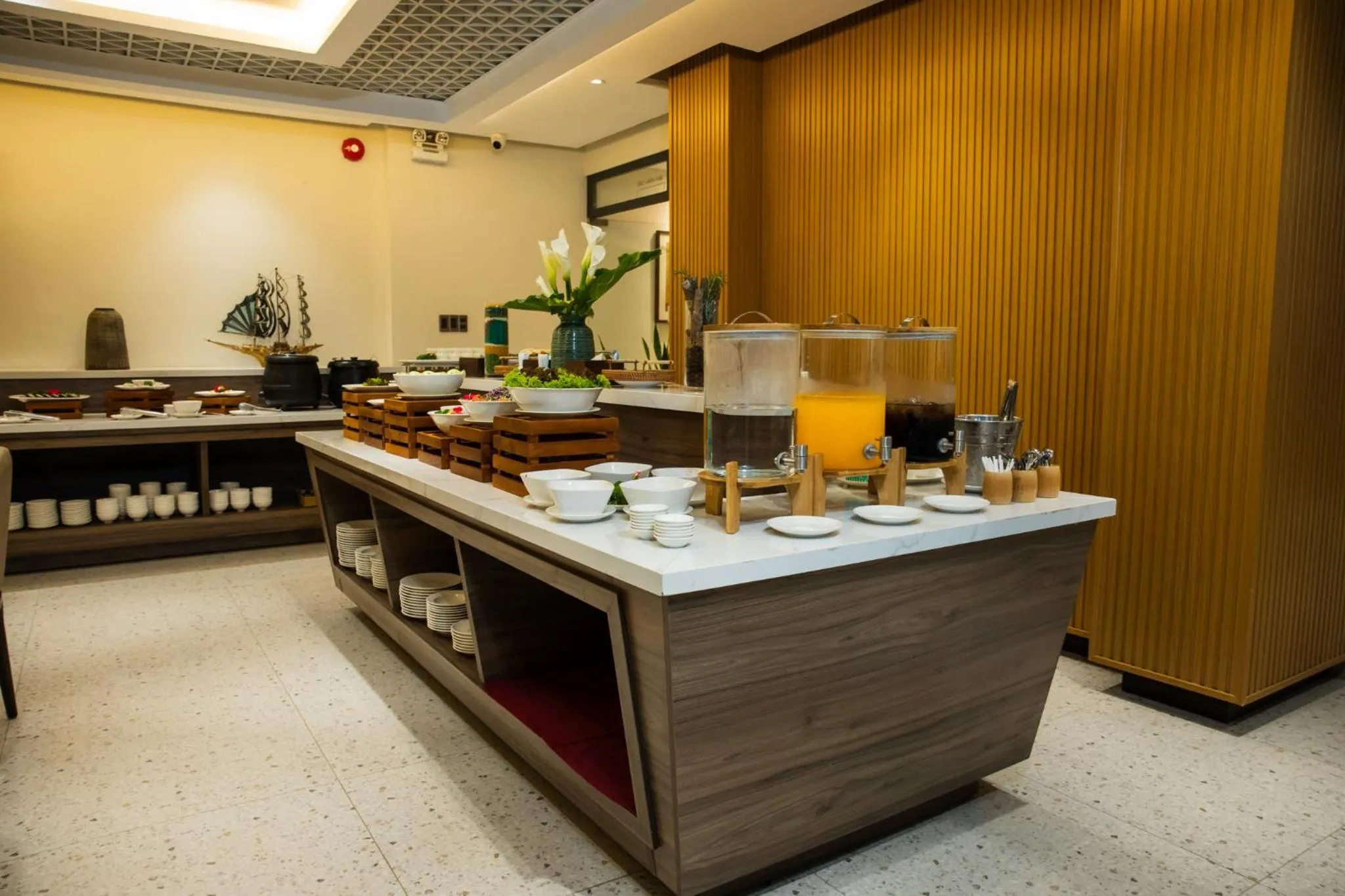 Restaurant/places to eat in Canary Dalat Hotel