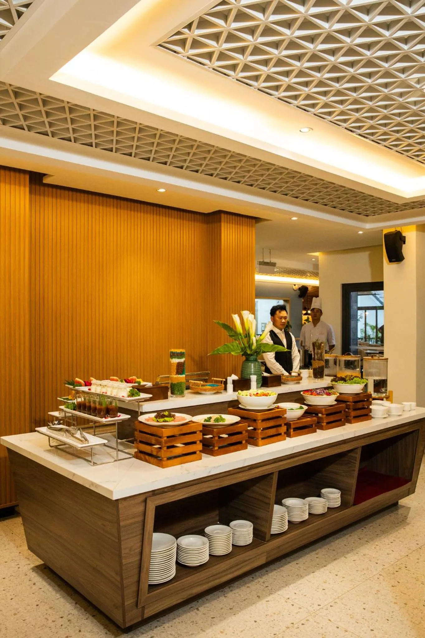 Restaurant/places to eat in Canary Dalat Hotel