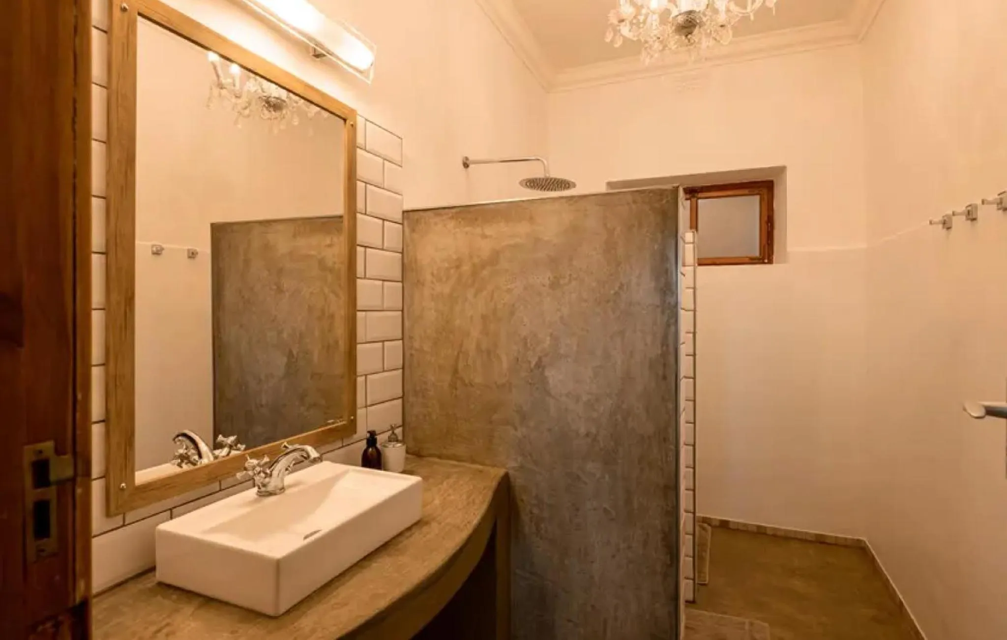 Shower in Droombos Boutique Hotel