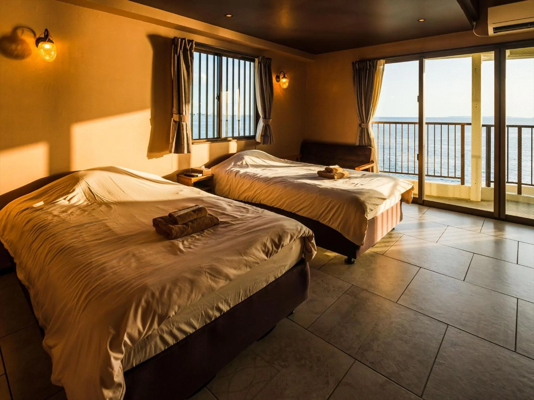 Bed in Hotel Sunset American