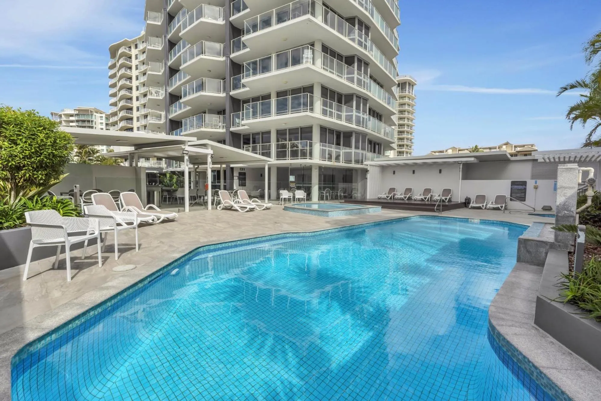 Swimming pool in Catalina Resort