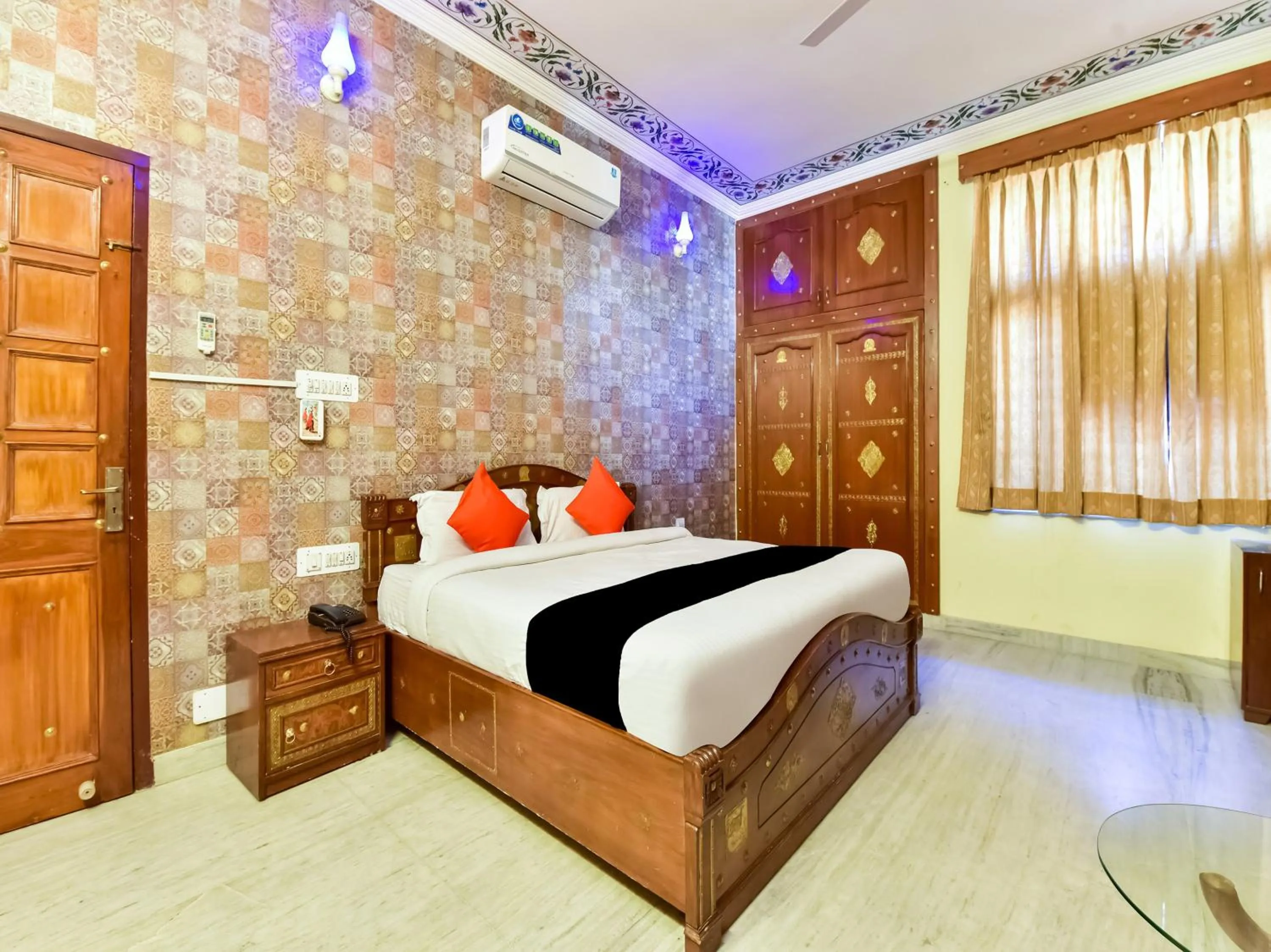 Bedroom, Bed in Hotel Radoli House - A Heritage Hotel