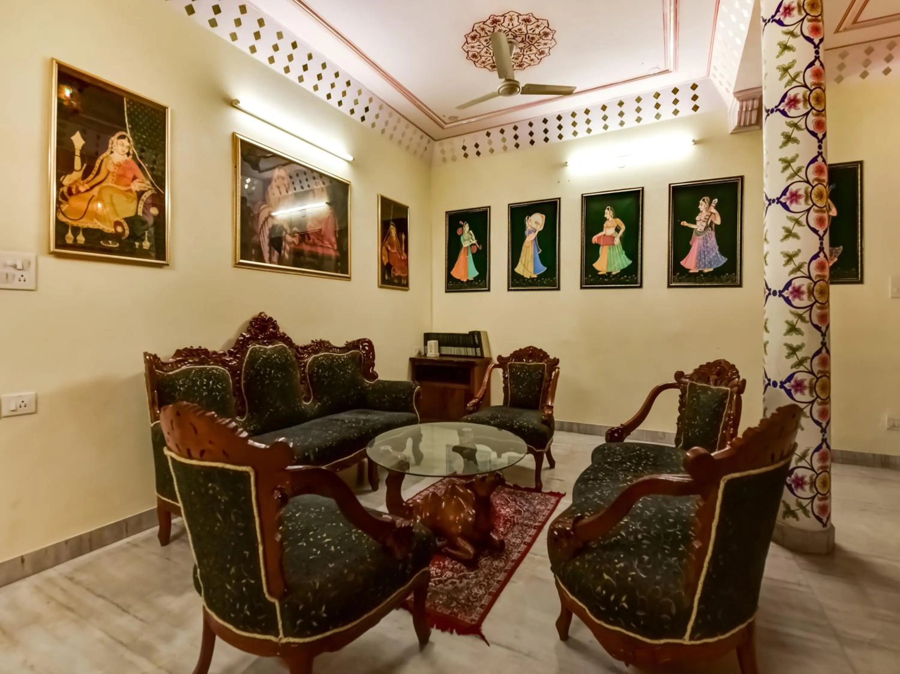 Lobby or reception in Hotel Radoli House - A Heritage Hotel