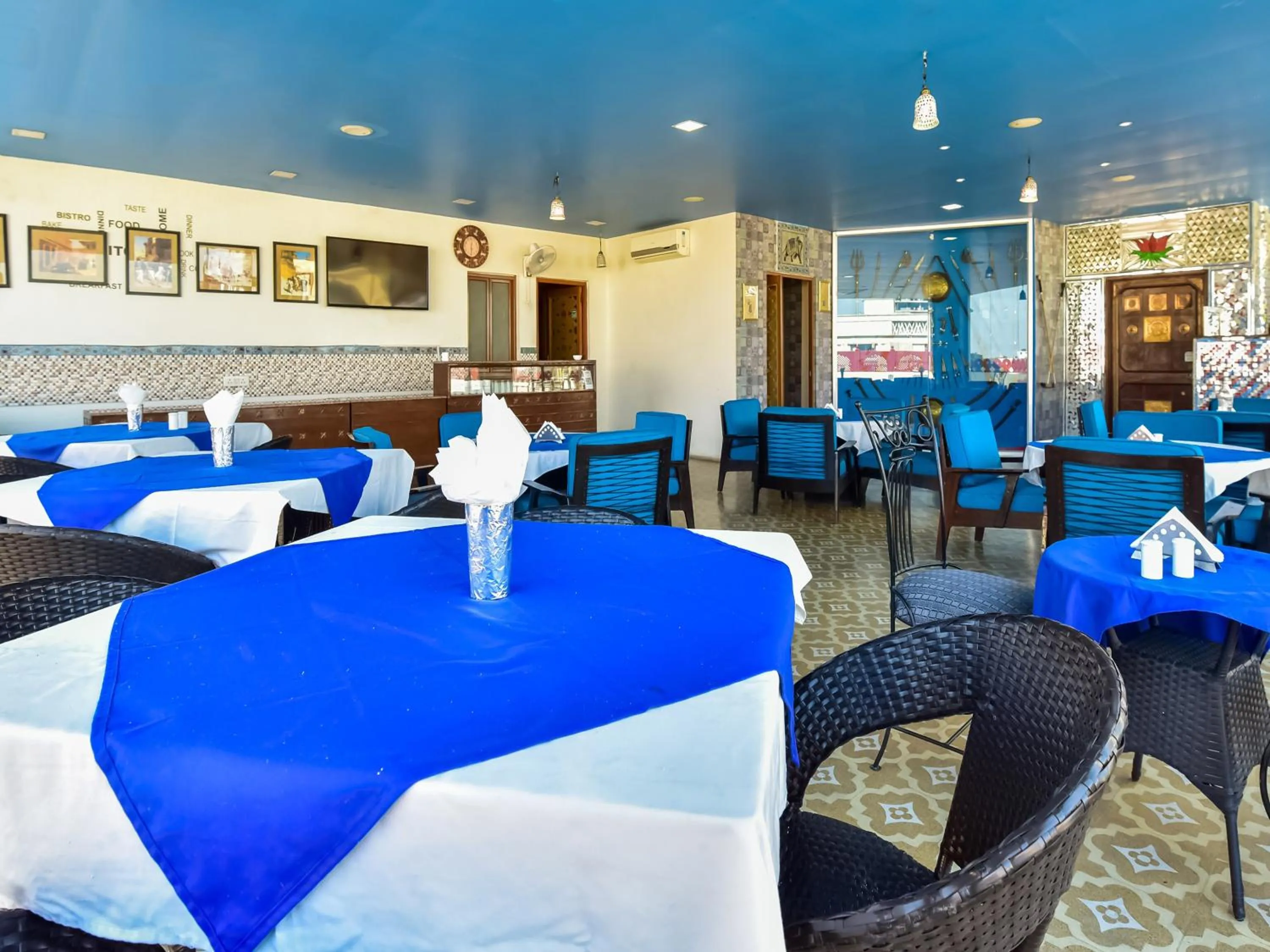 Restaurant/places to eat in Hotel Radoli House - A Heritage Hotel