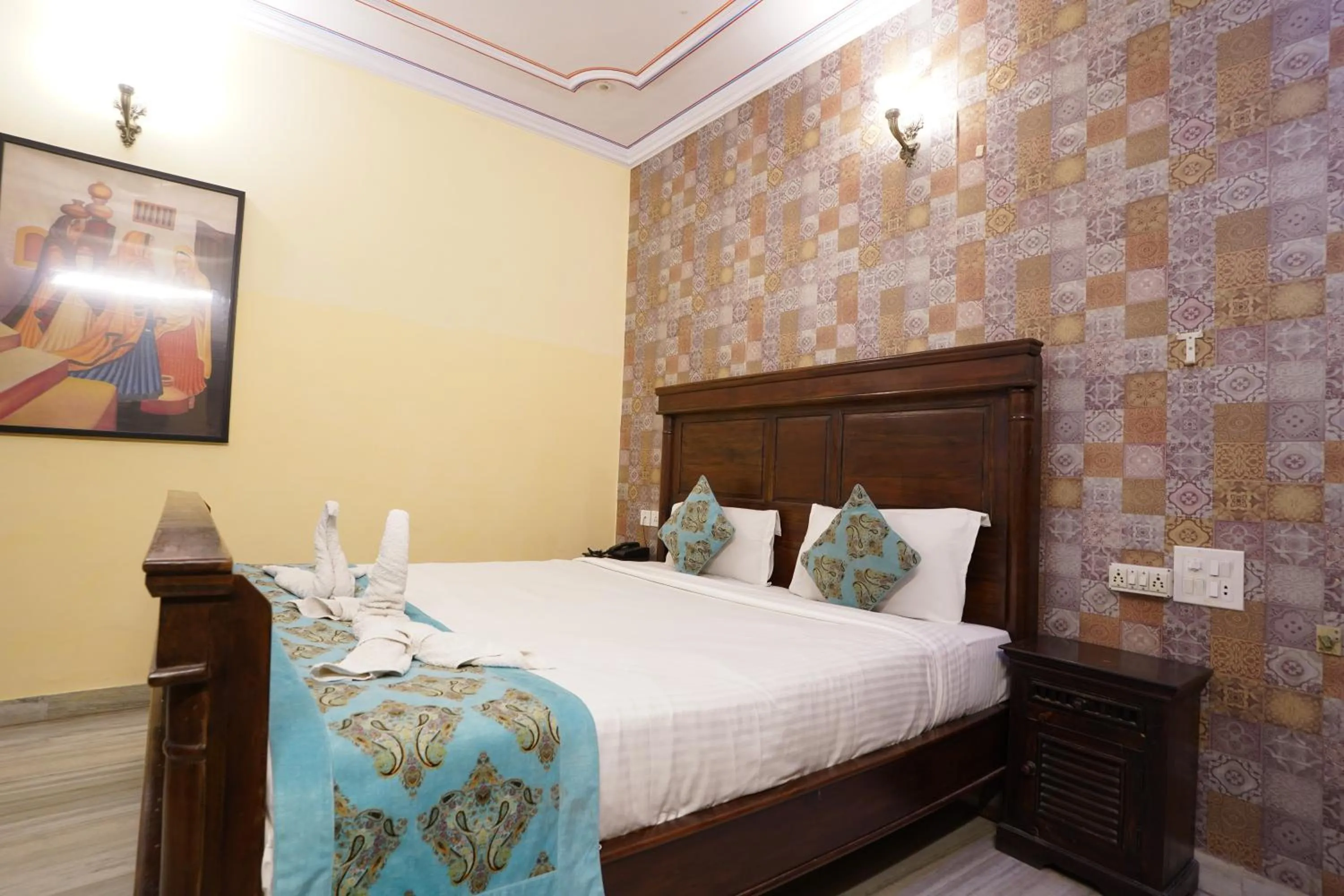 Bed in Hotel Radoli House - A Heritage Hotel