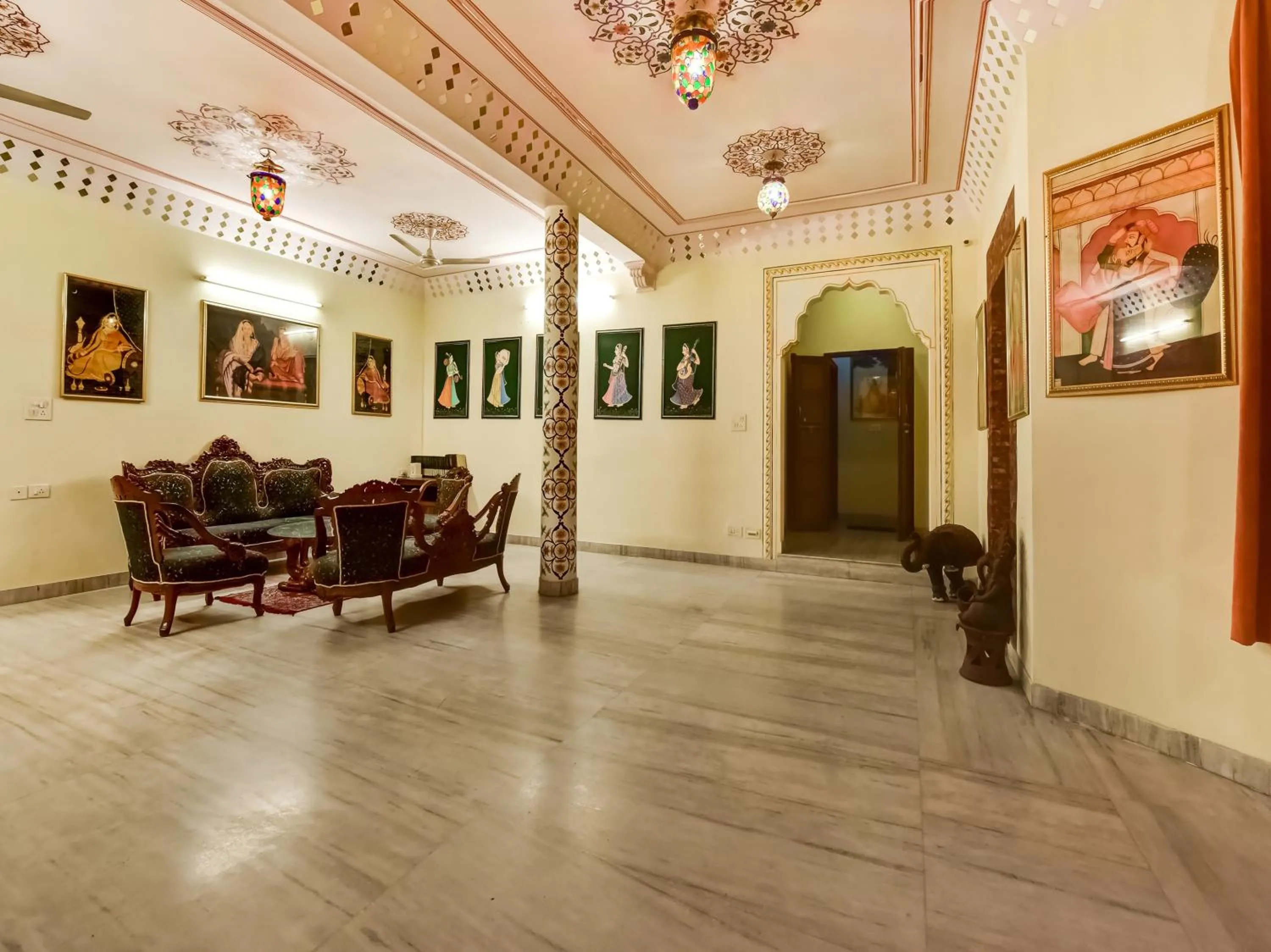 Lobby or reception in Hotel Radoli House - A Heritage Hotel