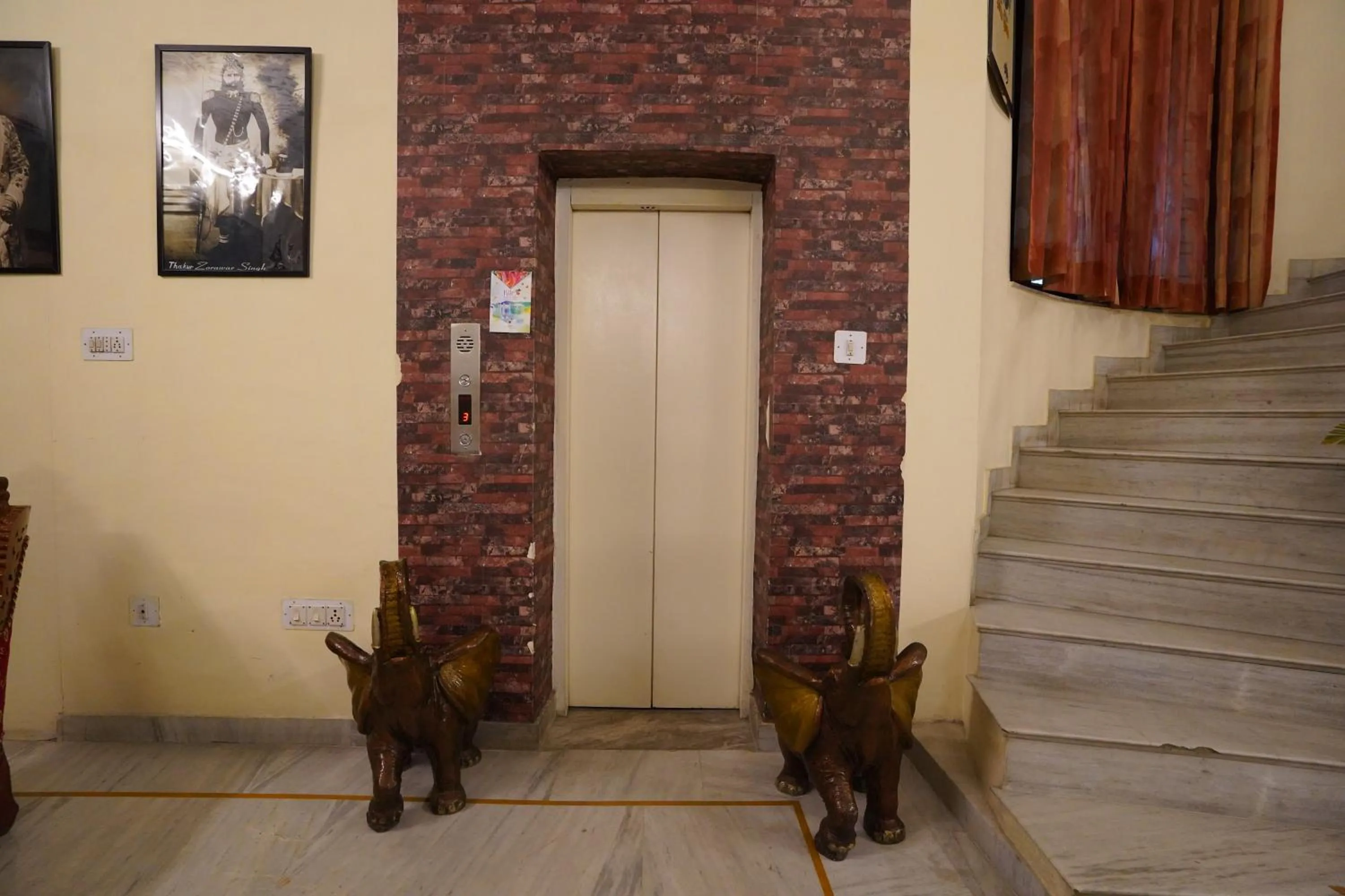 elevator in Hotel Radoli House - A Heritage Hotel