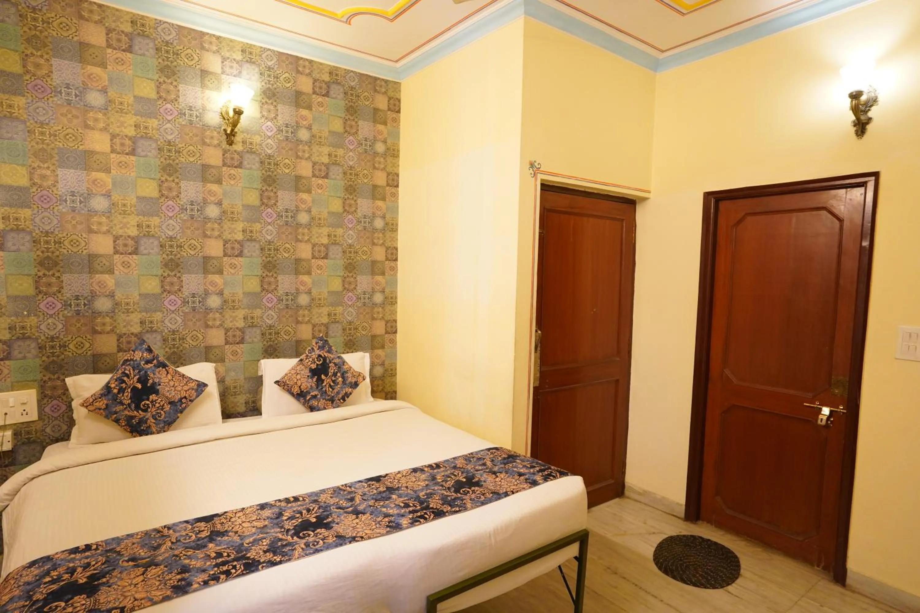 Bed in Hotel Radoli House - A Heritage Hotel