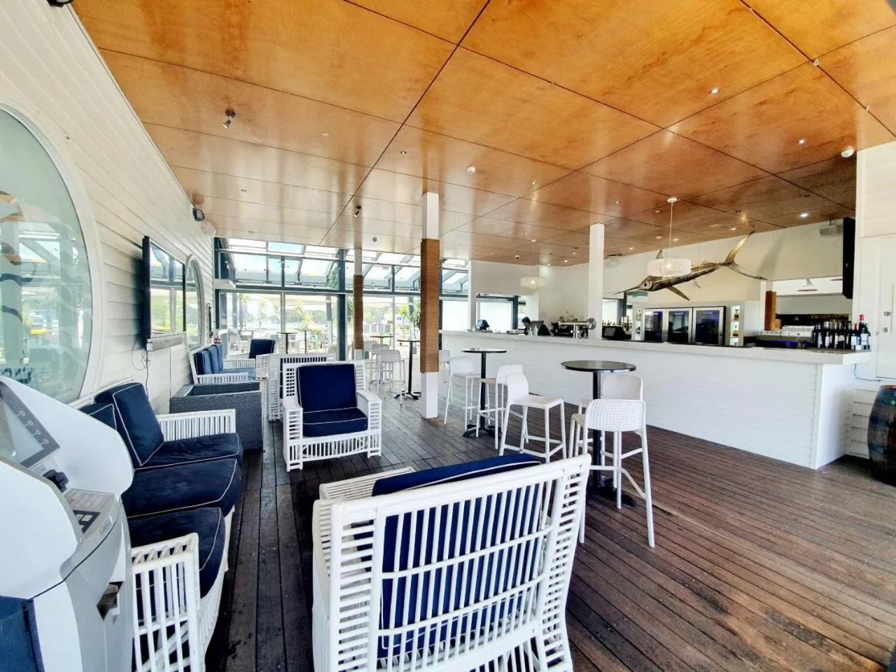 Lounge or bar in Couran Cove Island Resort