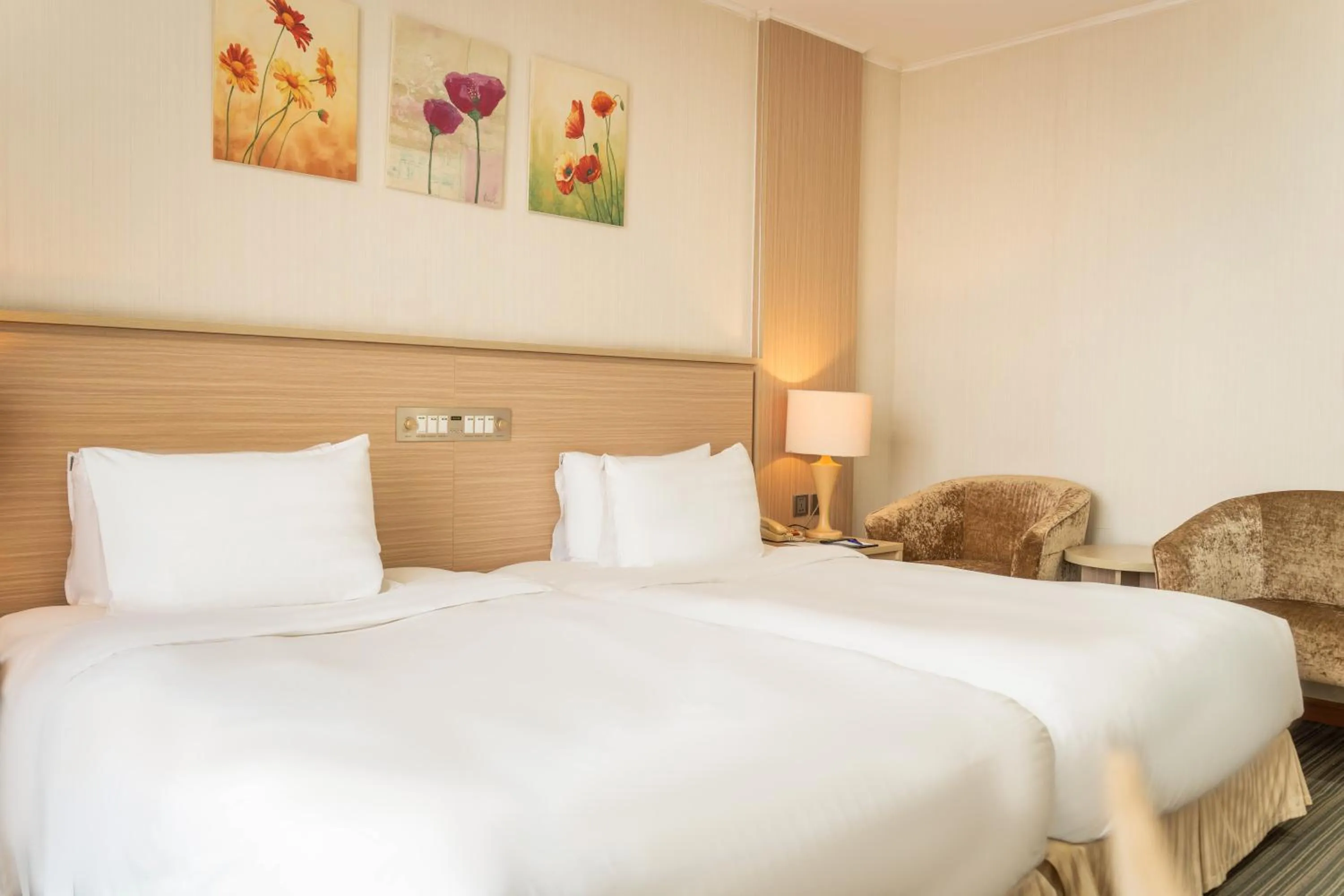 Bedroom, Bed in Super Candle Hotel