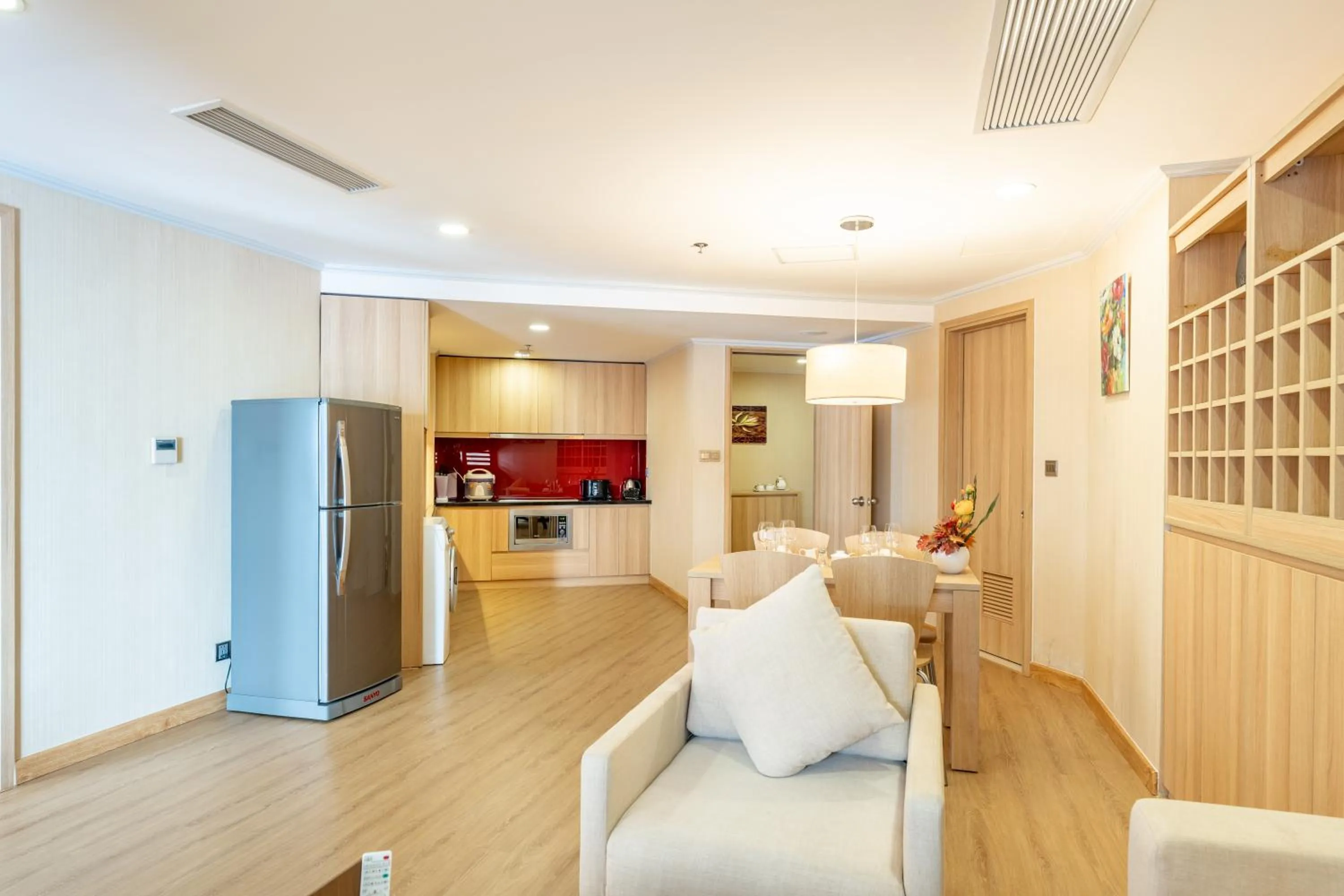 Kitchen or kitchenette in Super Candle Hotel