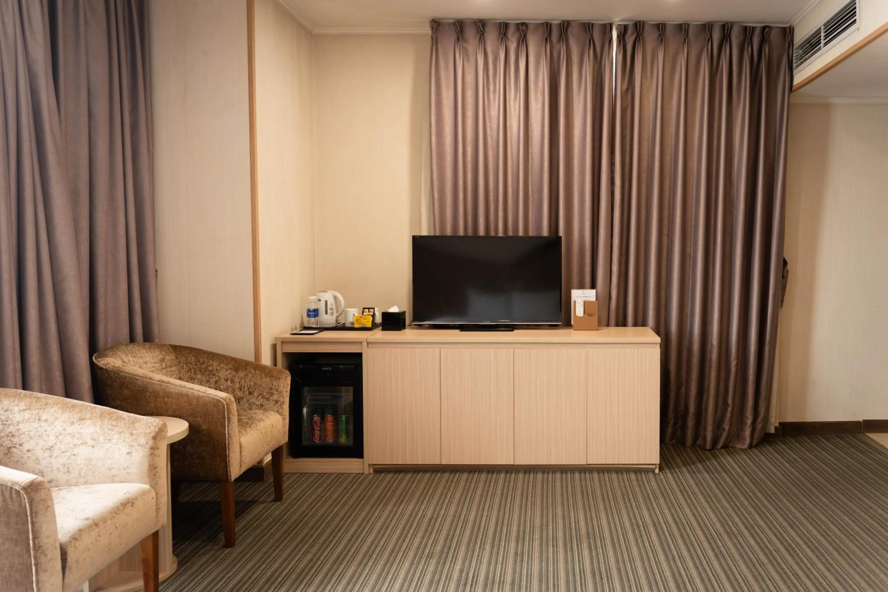 TV and multimedia in Super Candle Hotel