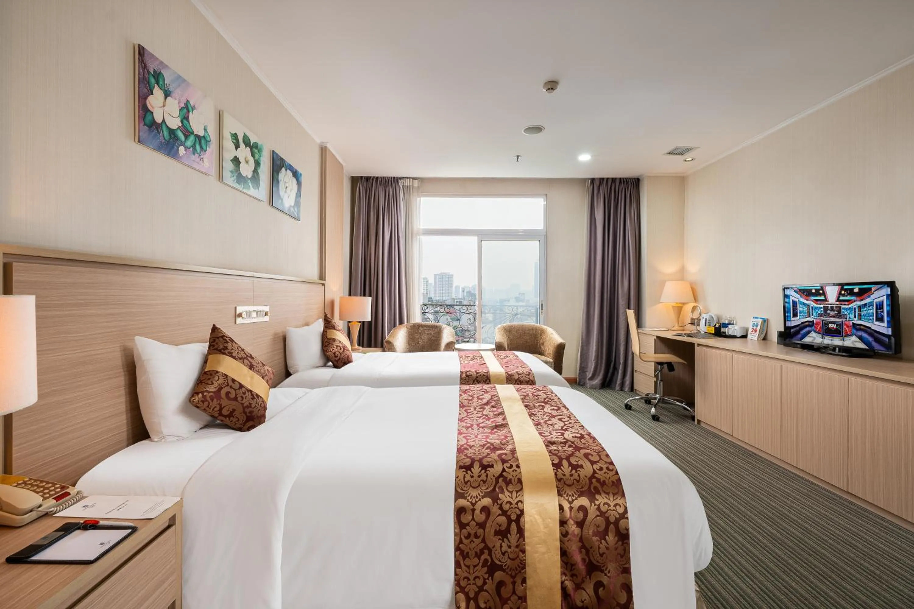 Twin Room with View in Super Candle Hotel