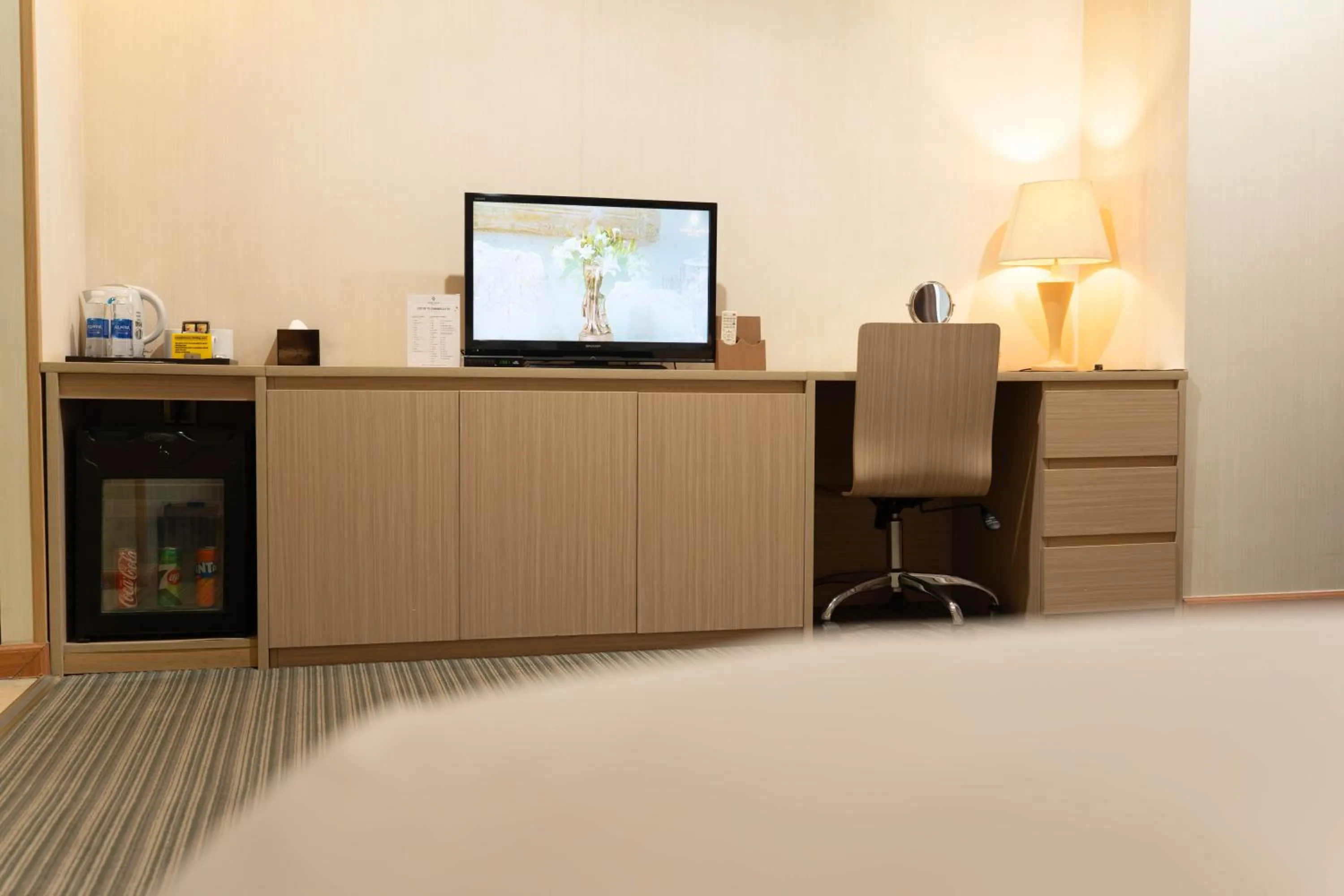 TV and multimedia in Super Candle Hotel