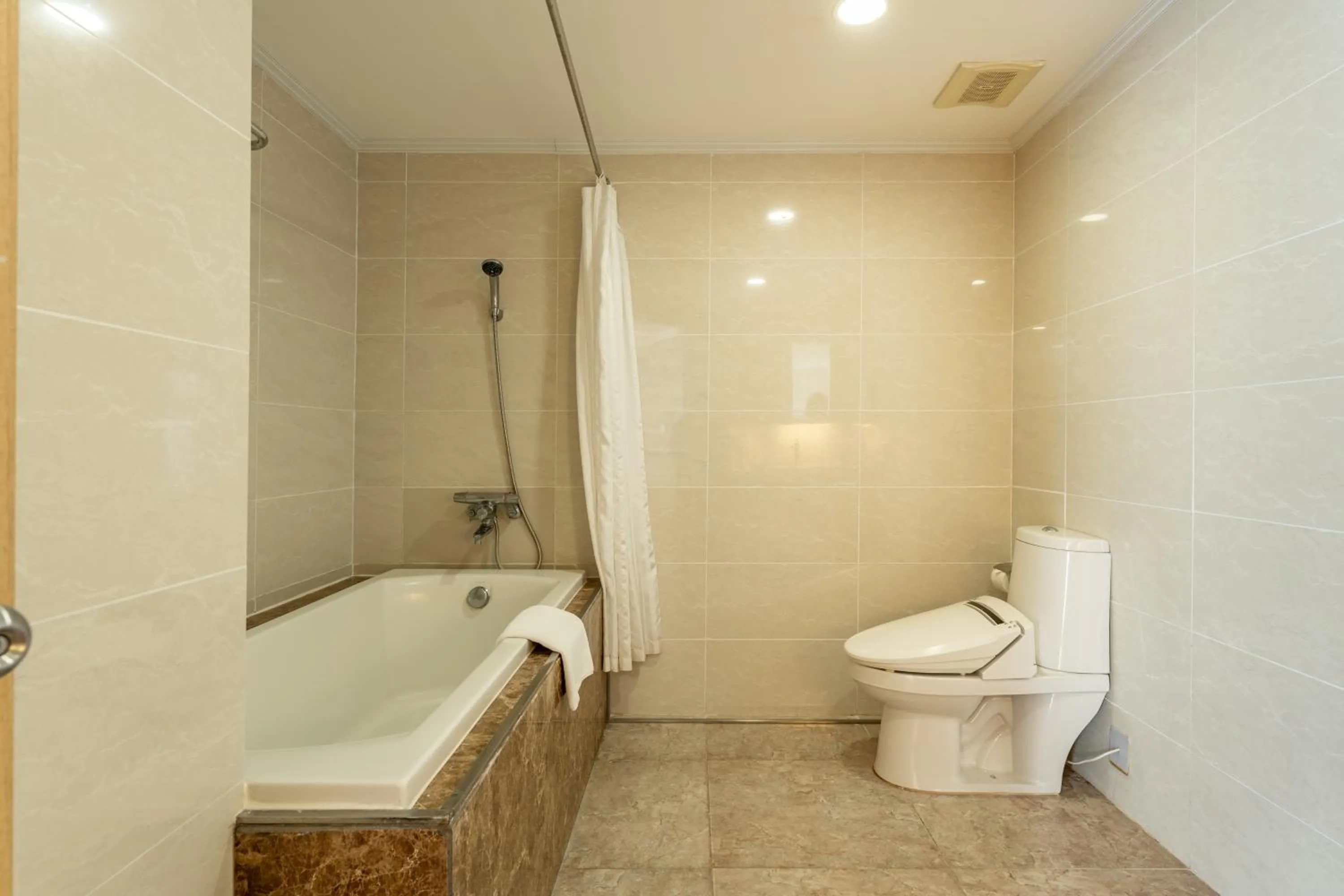 Bathroom in Super Candle Hotel