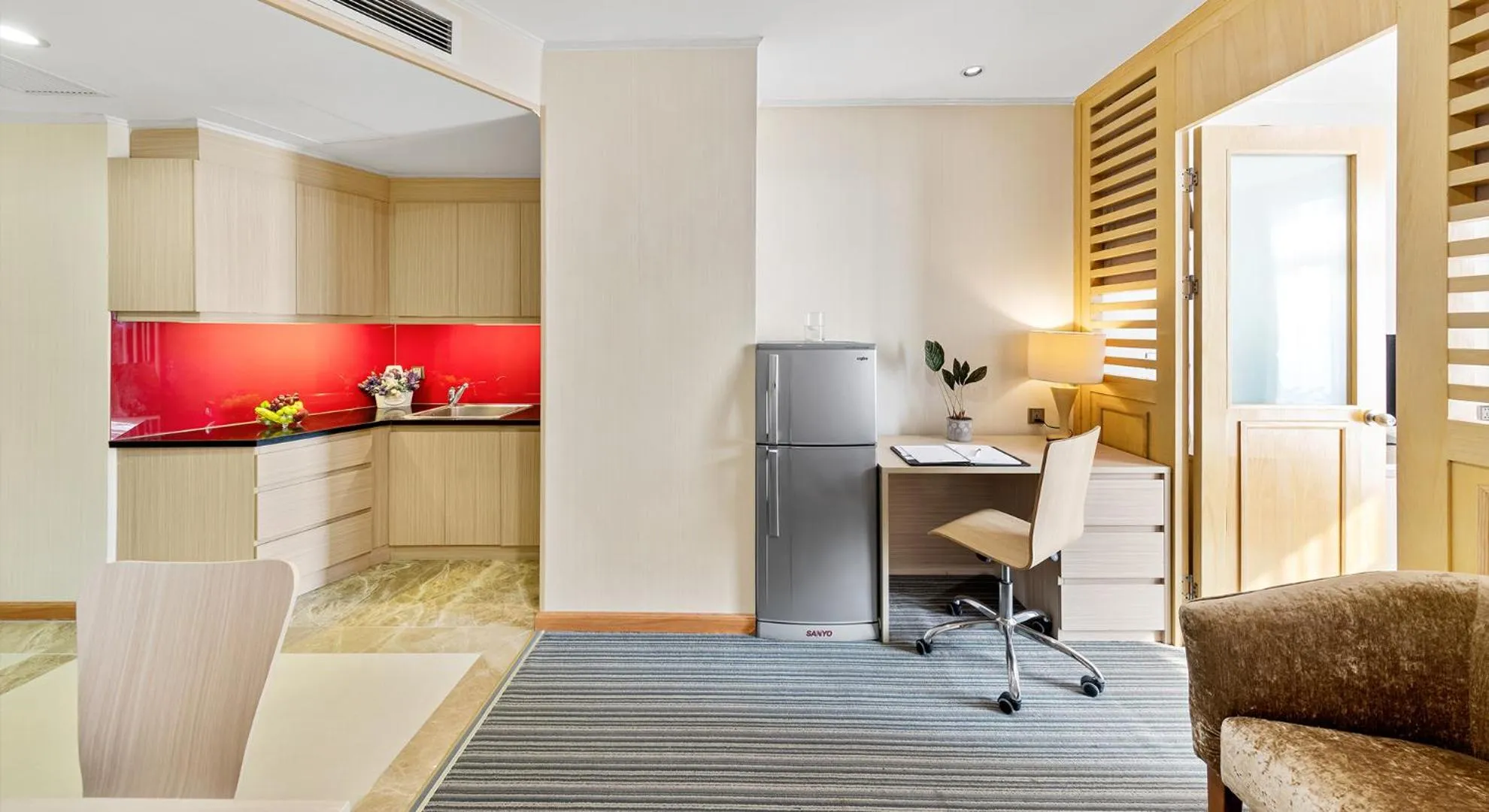 Area and facilities in Super Candle Hotel