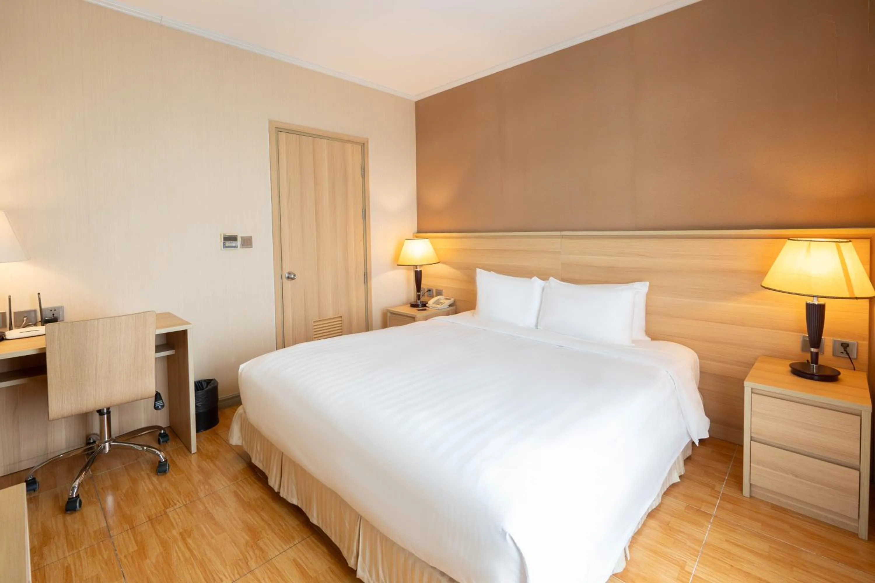 Bedroom, Bed in Super Candle Hotel