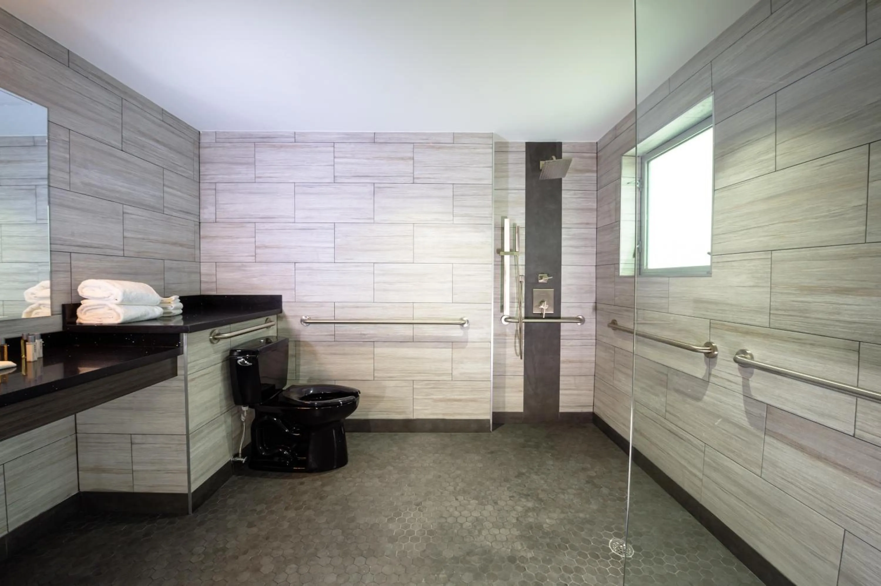 Bathroom in Kent Hotel