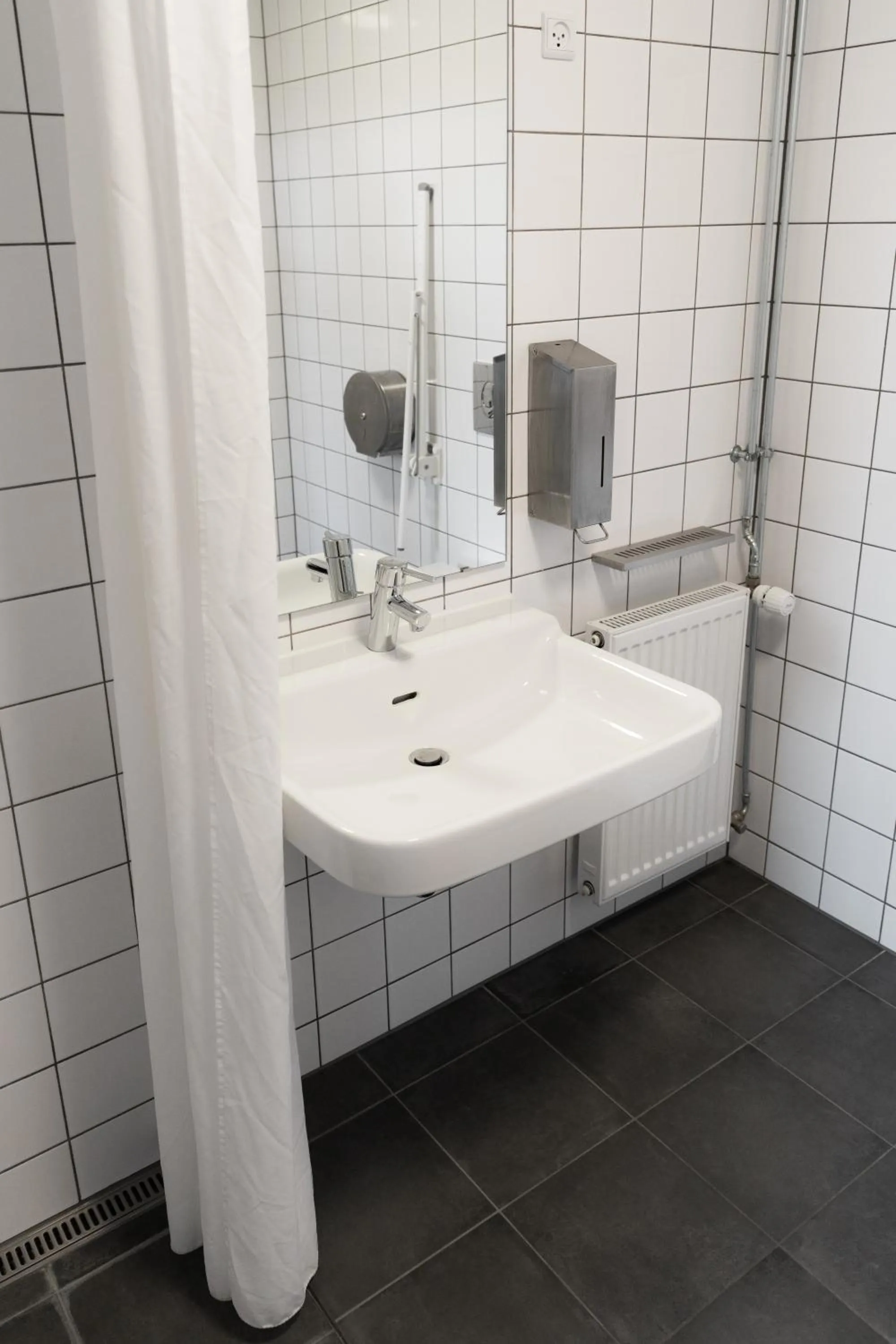 Bathroom in Roberta's Society Aarhus