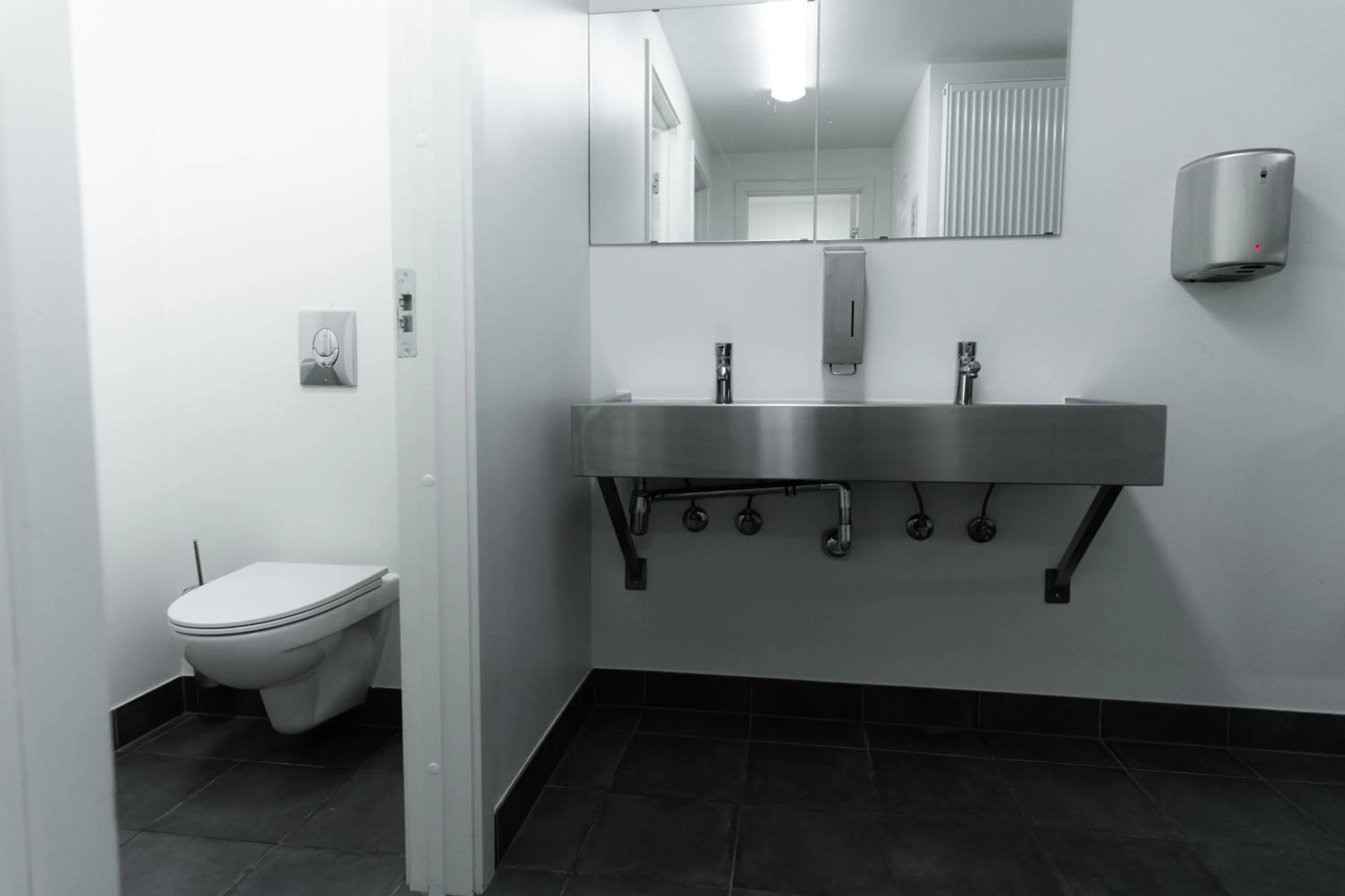 Toilet in Roberta's Society Aarhus