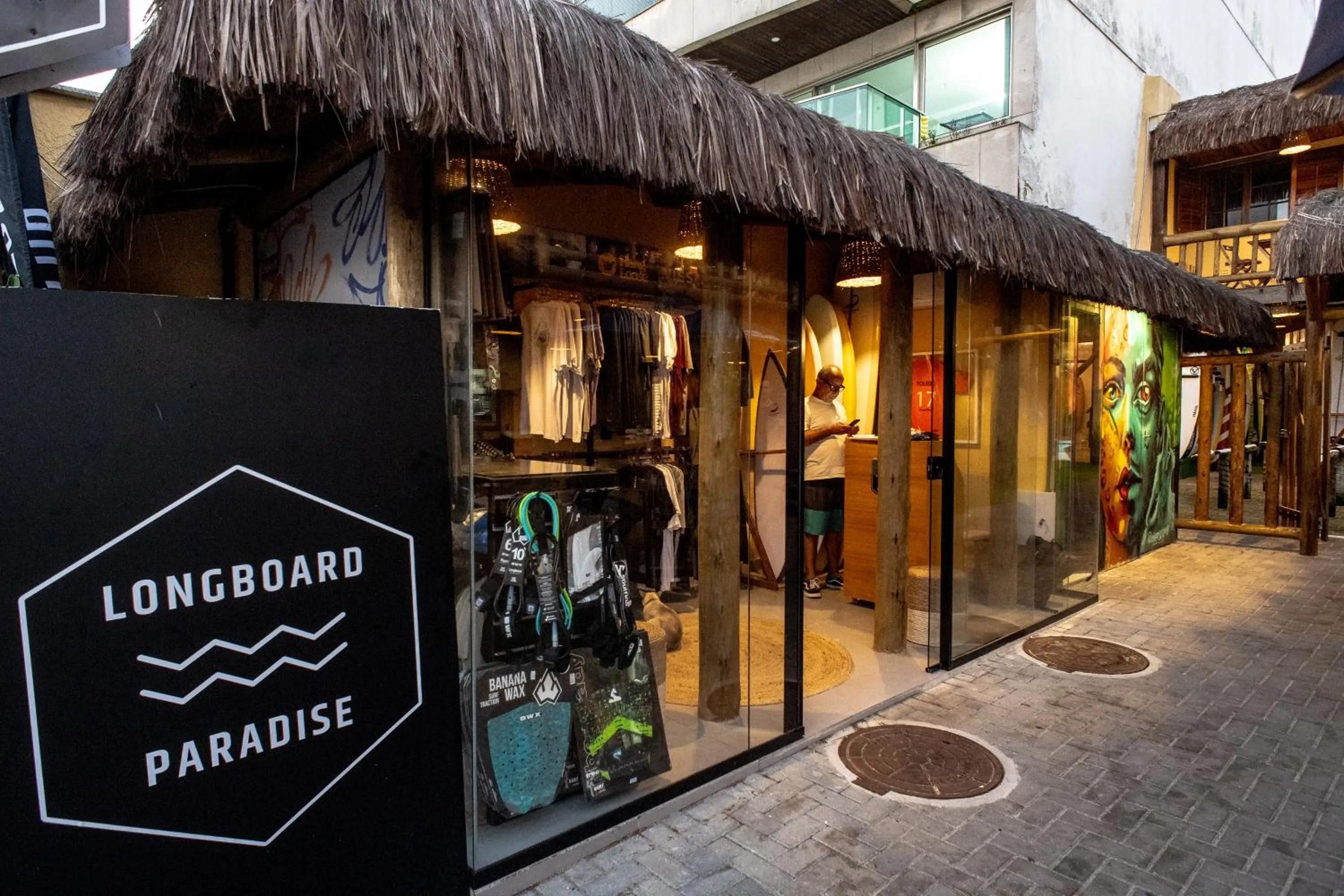 On-site shops in Longboard Paradise Suítes