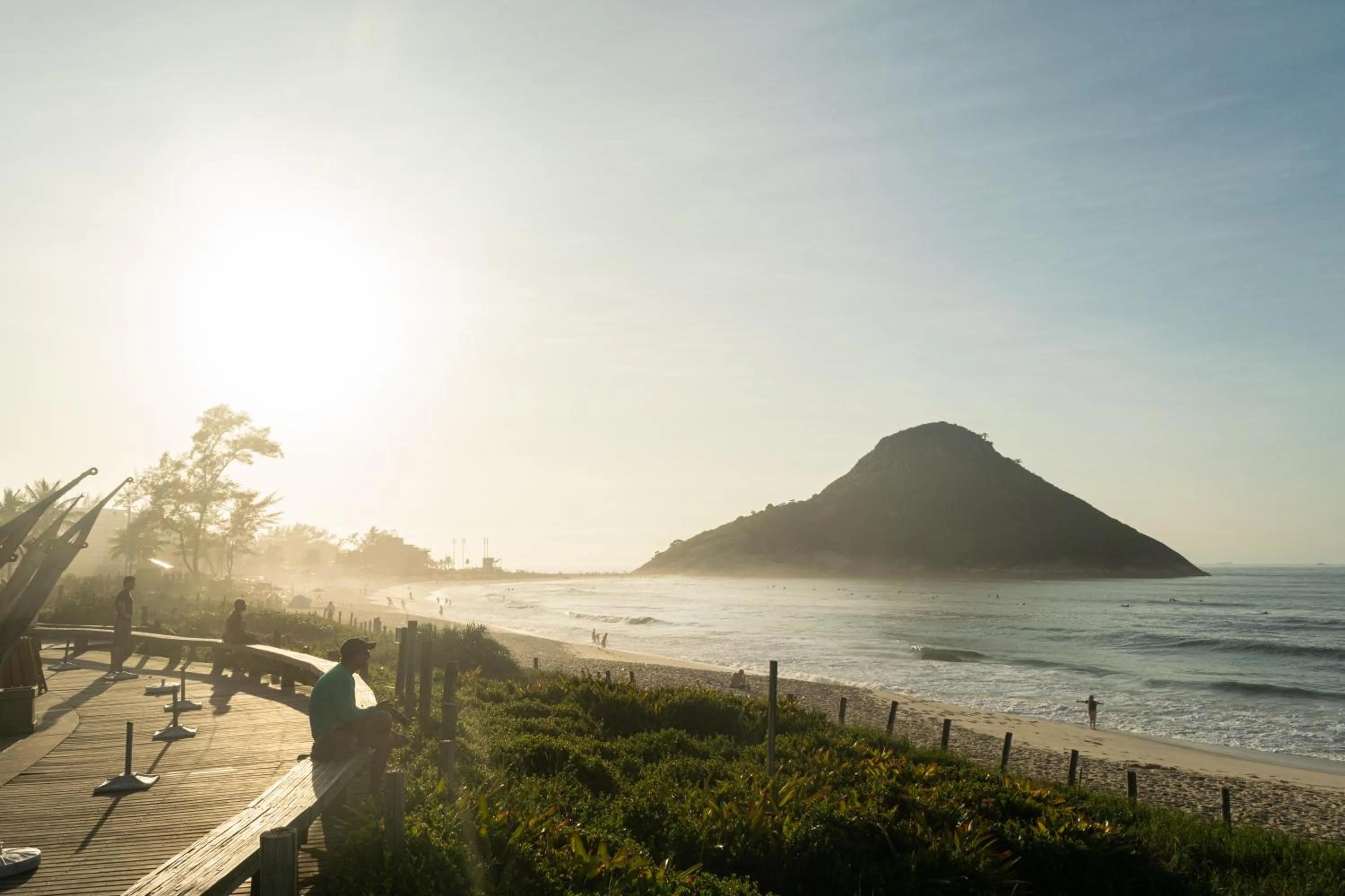 Beach in Longboard Paradise Suítes