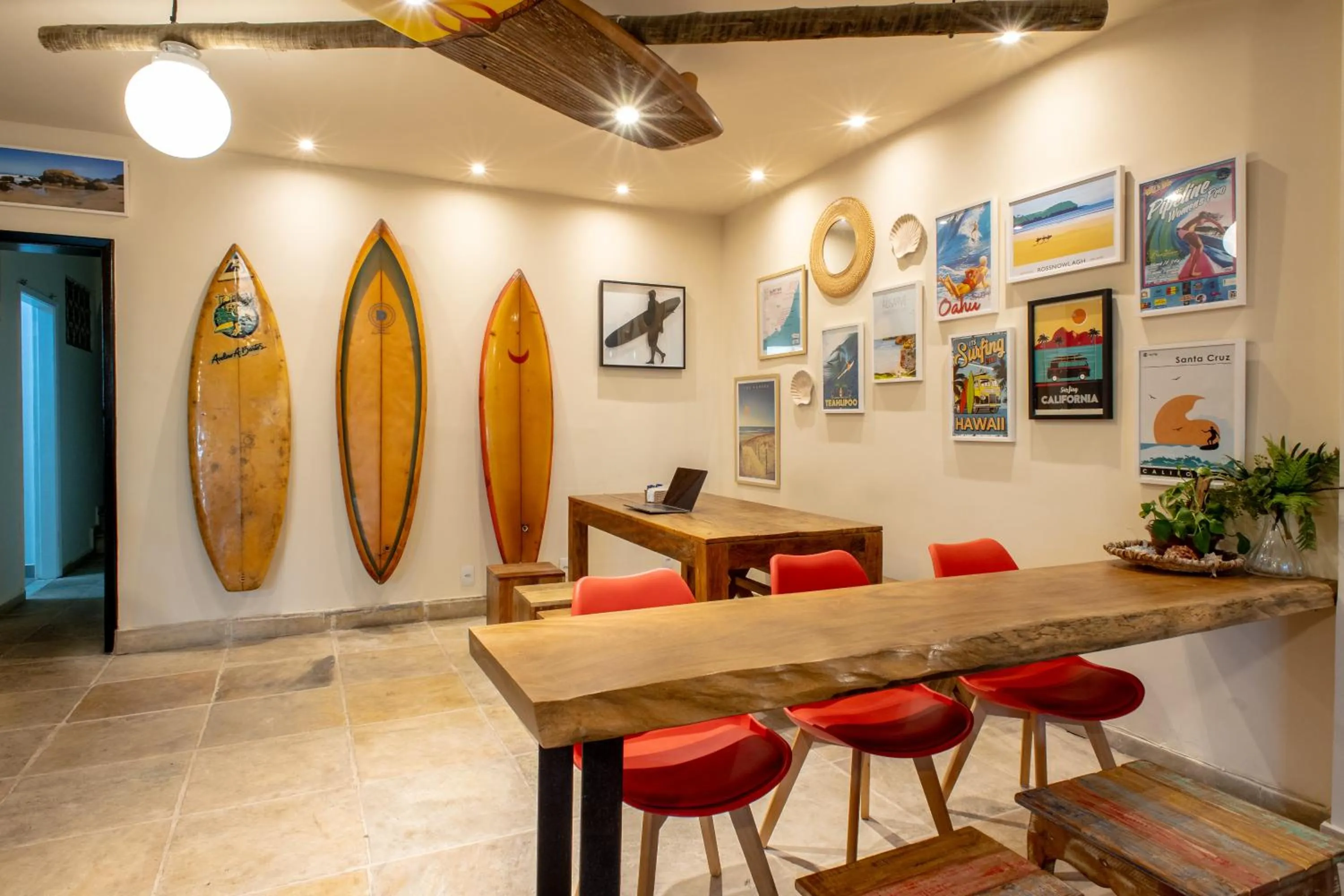 Living room in Longboard Paradise Suítes