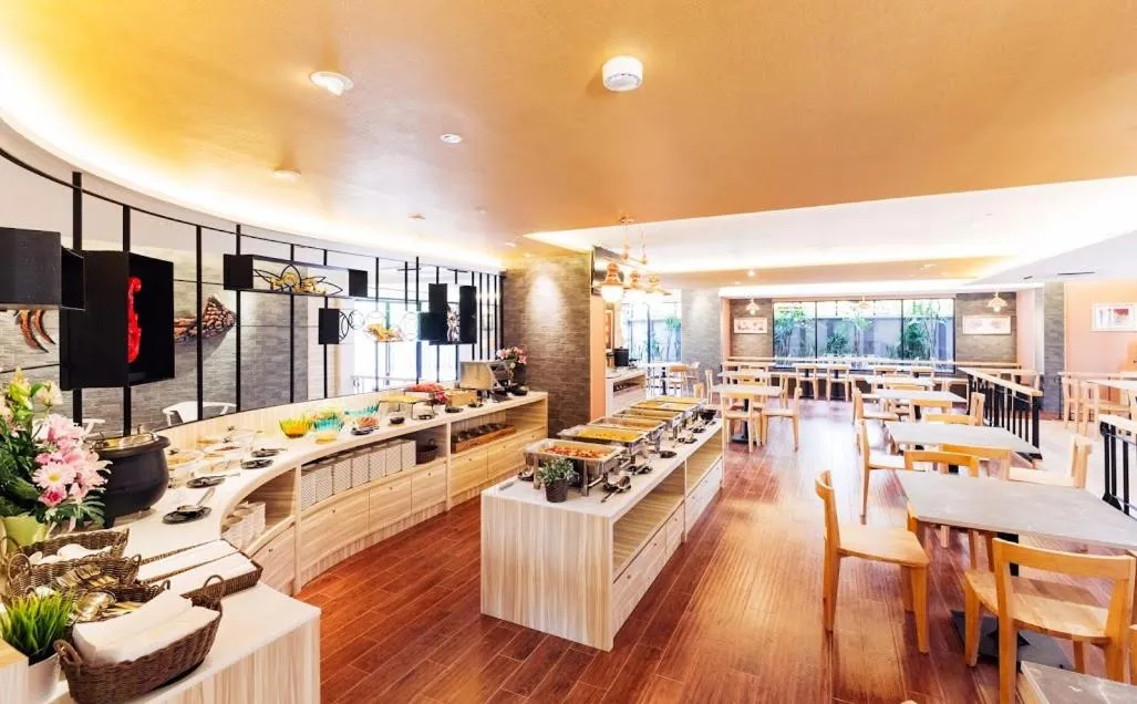 Restaurant/places to eat in Baron Residence Bangkok