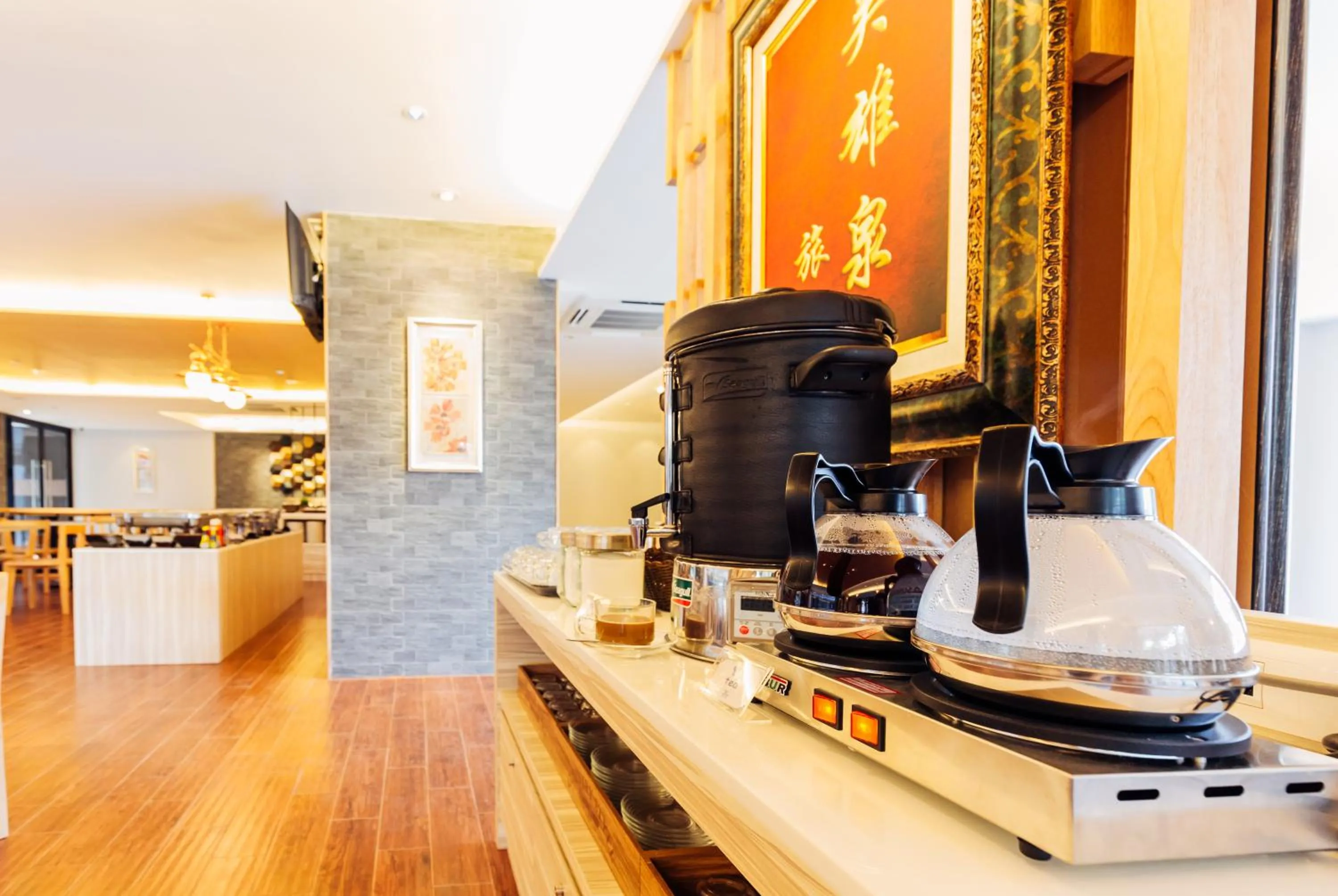 Restaurant/places to eat in Baron Residence Bangkok