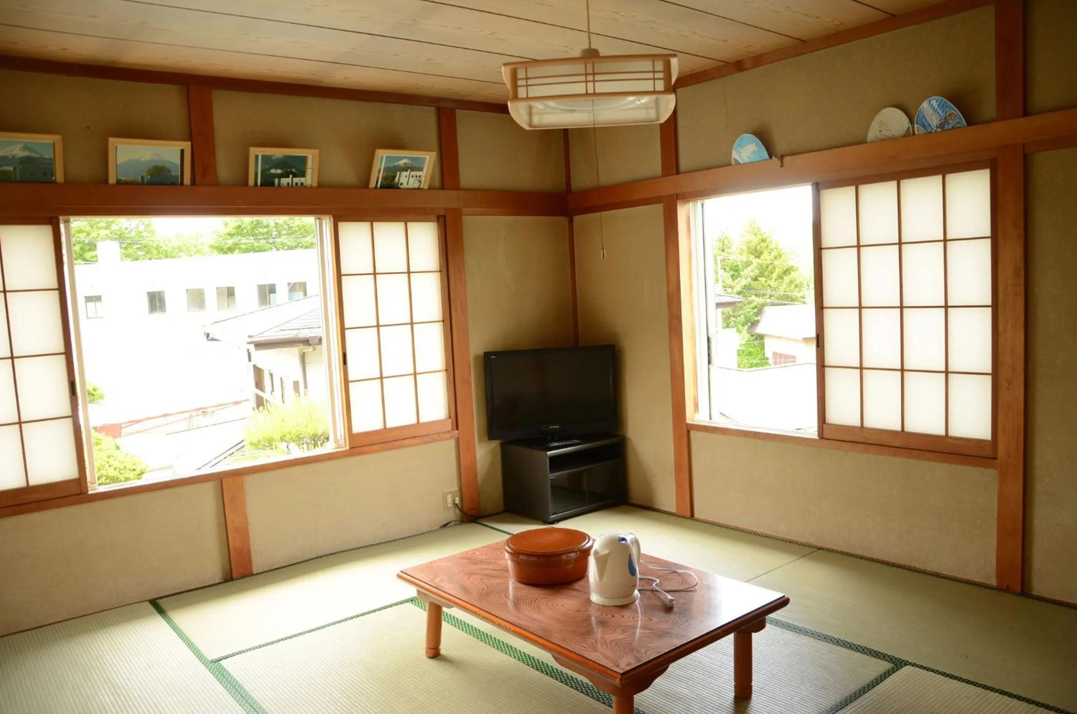 Photo of the whole room in Maruyaso