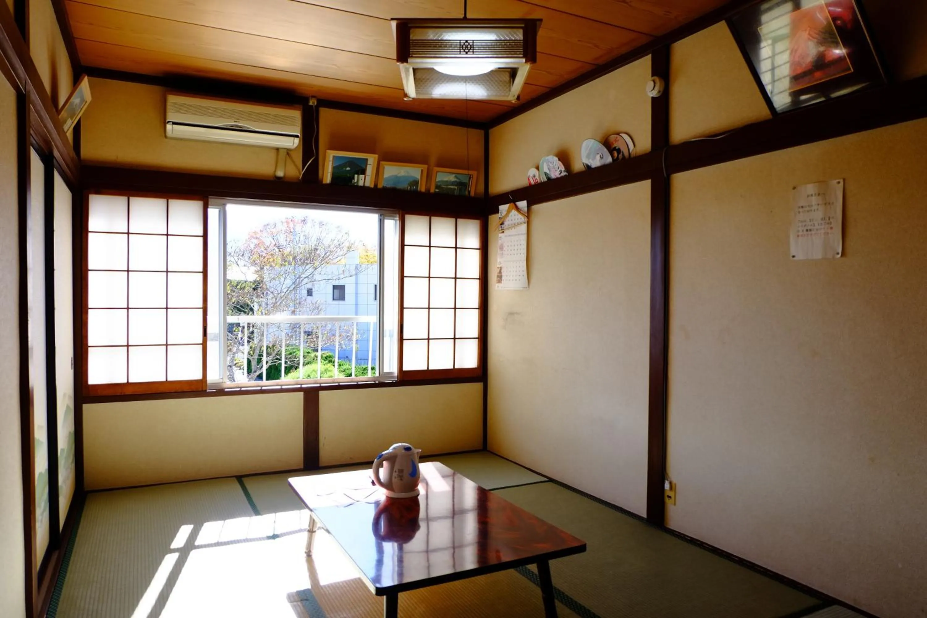 Photo of the whole room in Maruyaso