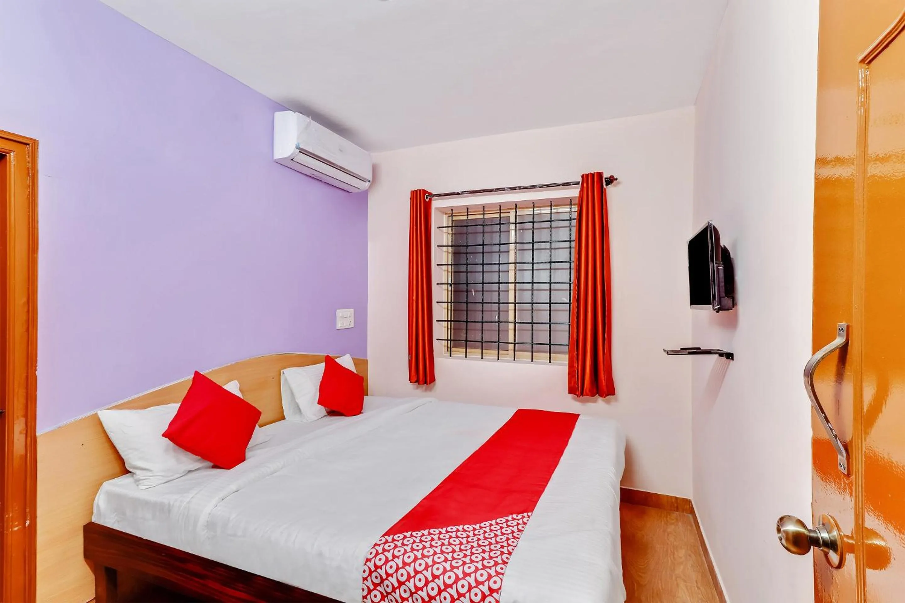 Lobby or reception in Hotel O MRV Royal Suites