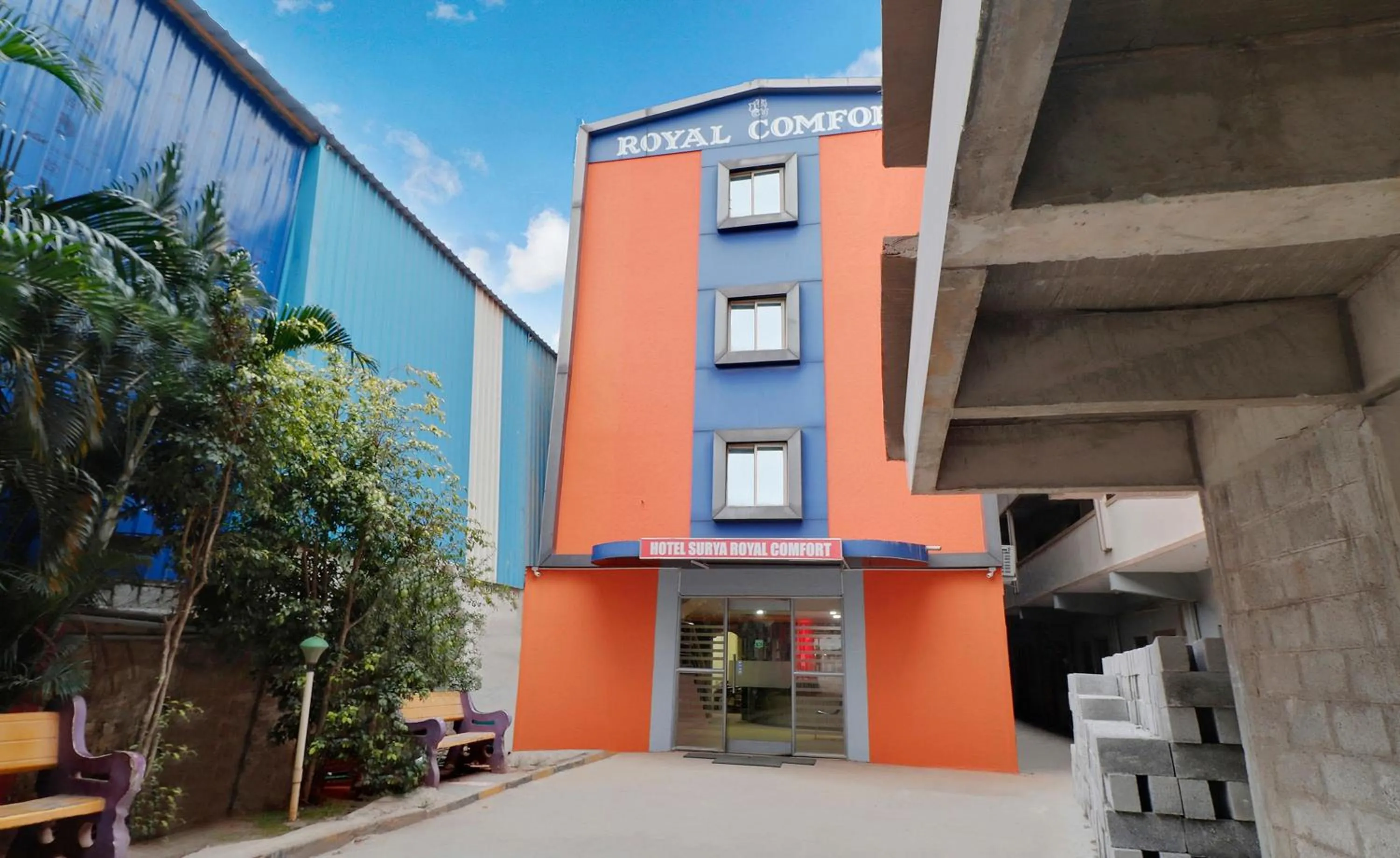 Facade/entrance in Hotel O MRV Royal Suites