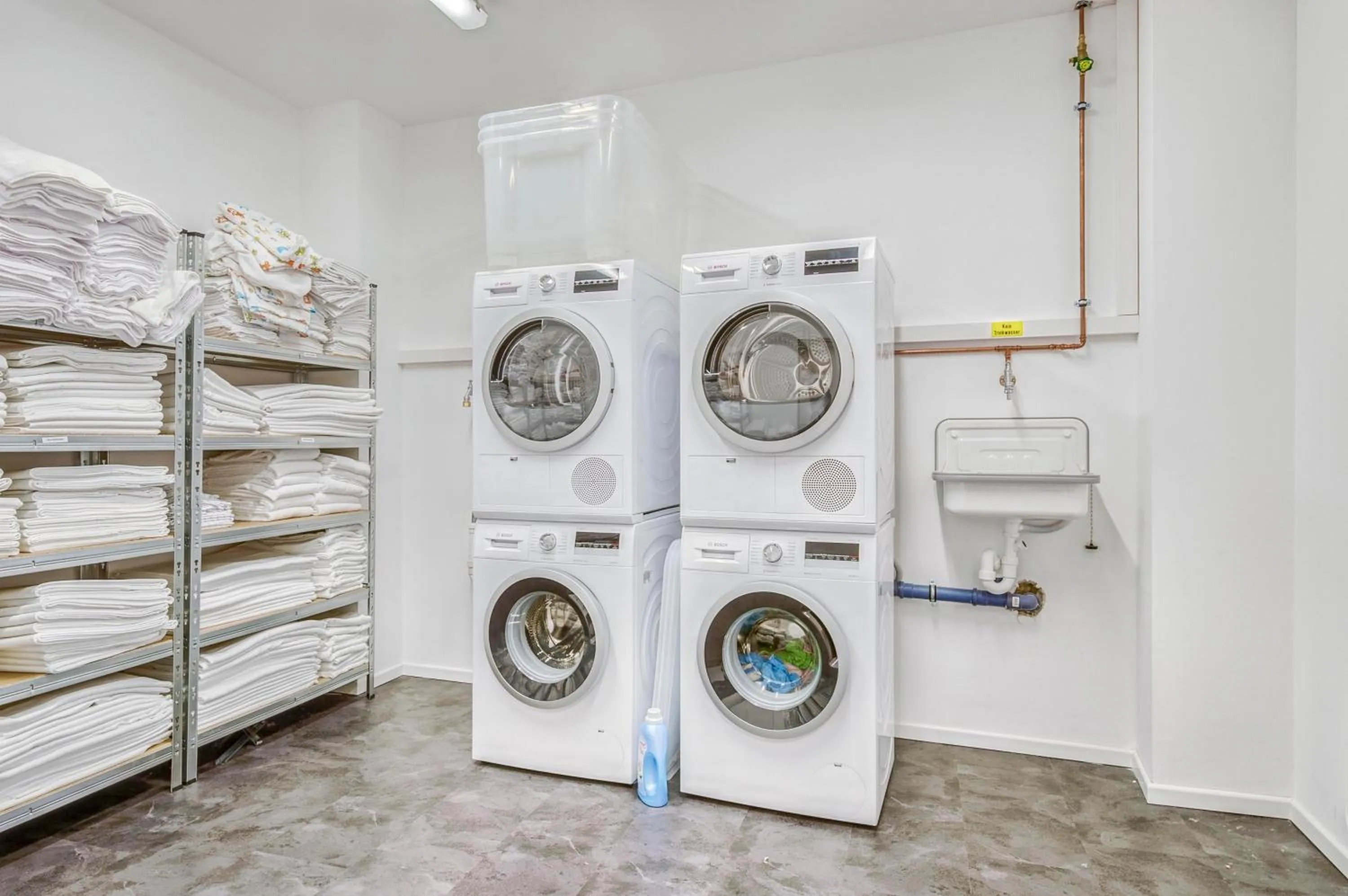 washing machine in Limehome Flensburg Holm