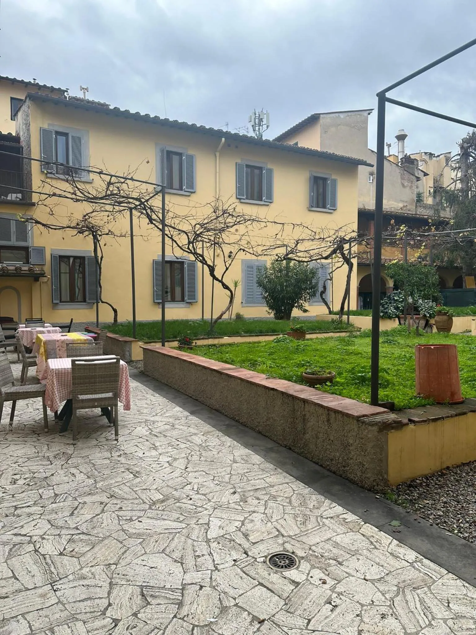 Garden in NEW GENERATION HOSTEL Florence